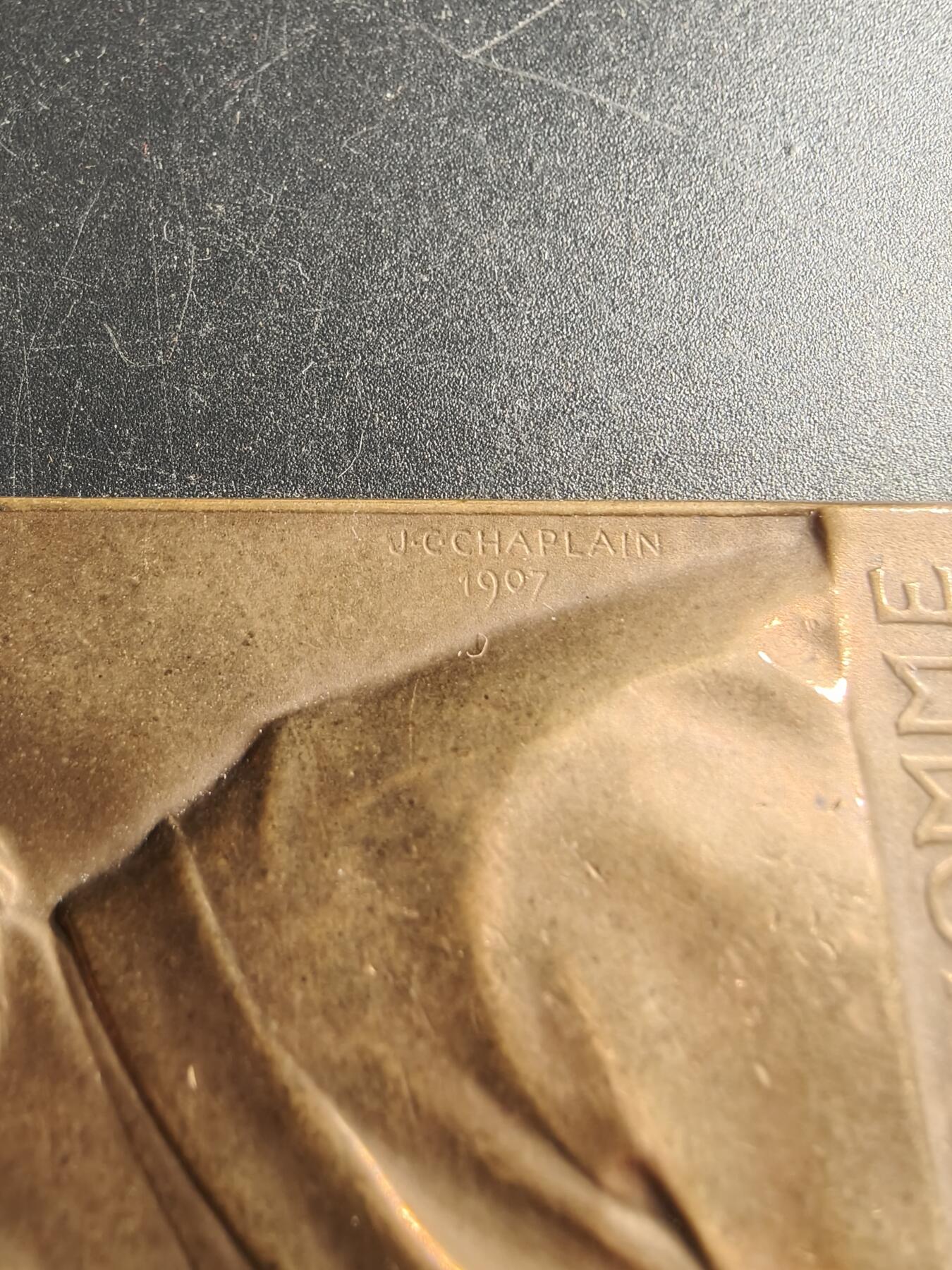 老王徽章第166期 法国著名诗人、散文家苏利•普鲁多姆成为法兰西学院院士25周年方形大铜章     大师夏普兰作品     尺寸71×57mm.    重量150g