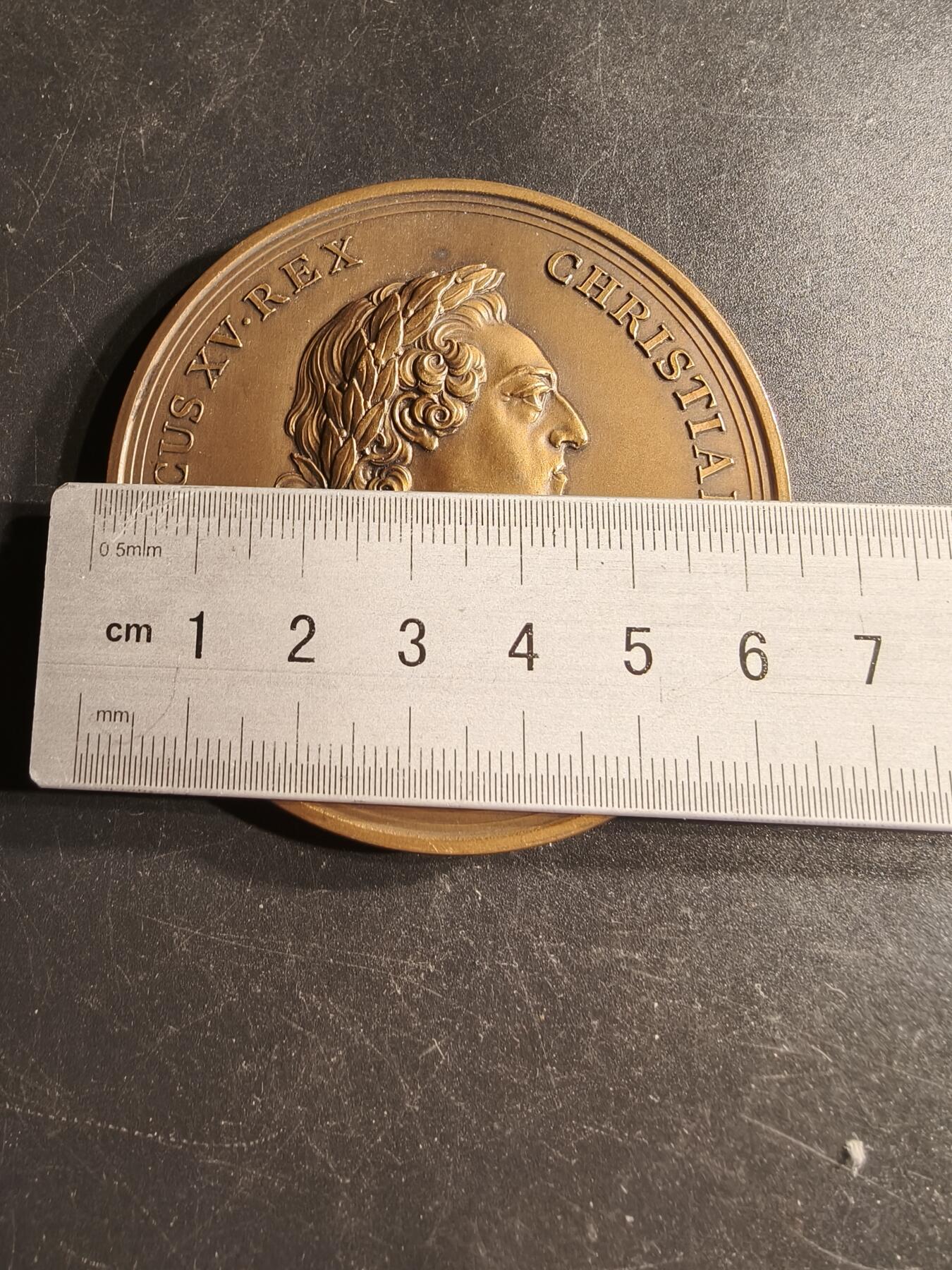 老王徽章第166期 法国路易十五世建造巴黎铸币局大铜章     原盒     直径64mm.   重量126.4g