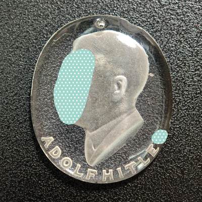 【德藏】世界币章拍卖第155期（拍品征集中~欢迎藏友联系） - 1933-45年 德国民族社会主义工人党党首玻璃纪念章 直径约：29.6mm×35.4mm；重约：6.3g 评级参考目录编号C-231（原图请联系客服）