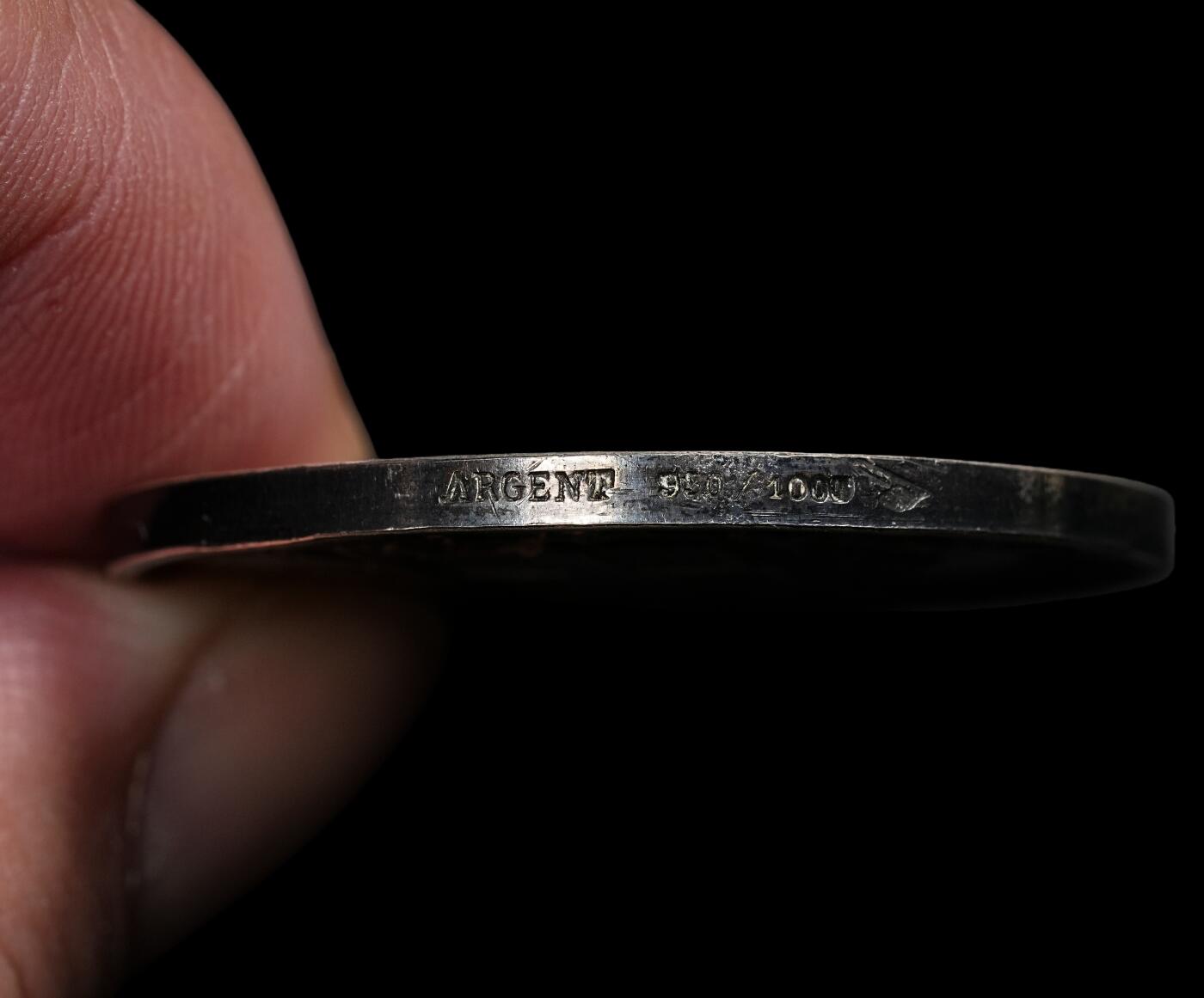 修遠堂世界钱币第九十五期 1896年法国钱伯里音乐学院银章36.5 mm, 21.14 g 边缘有磕碰 950银标