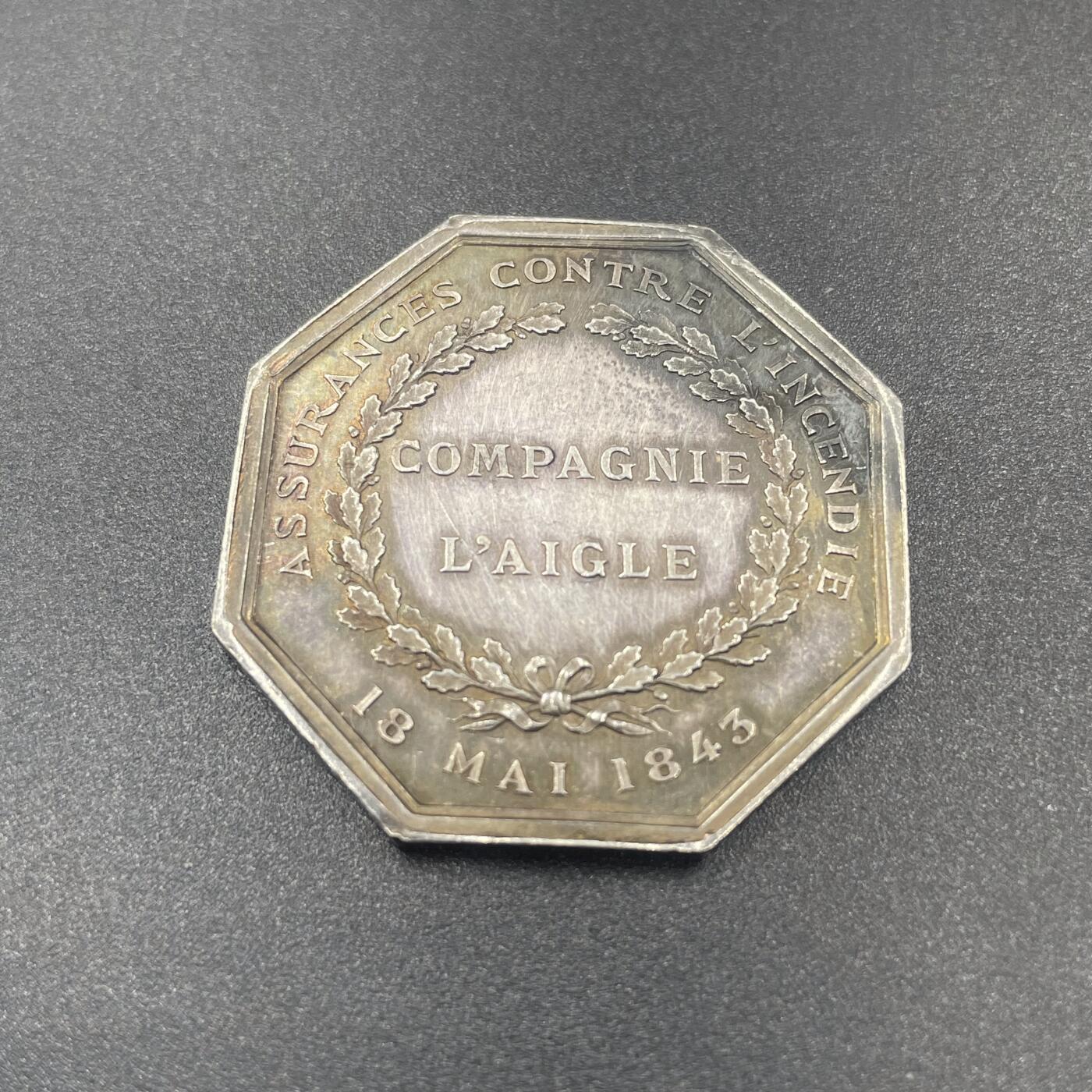 「木头集藏」章牌精品专场！ 法国雄鹰火灾保险公司八角银章，直径：37 mm，19.3 g，蜜蜂 ARGENT，品相不错。