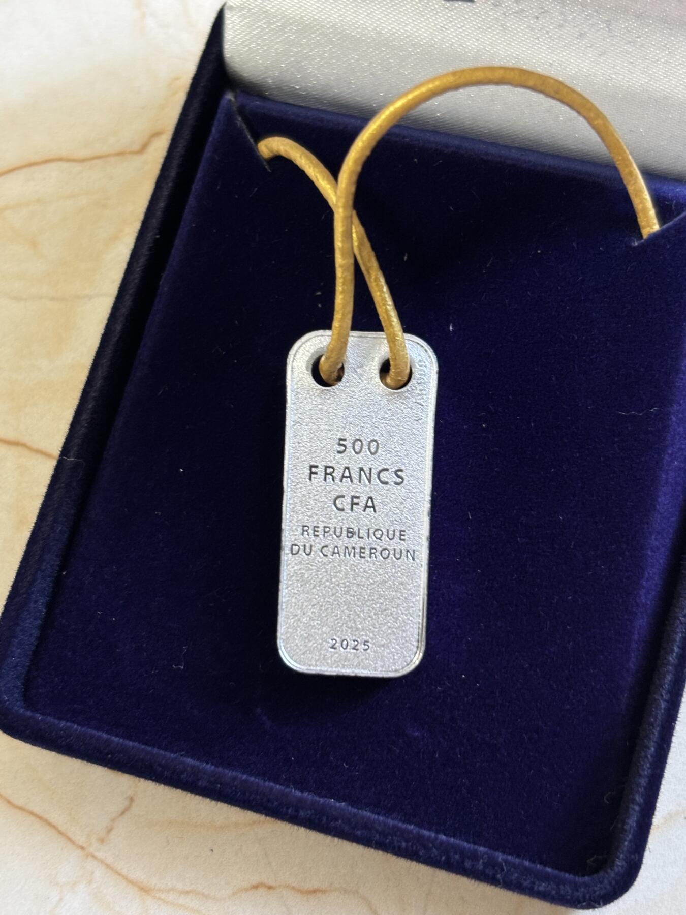 第183期拍卖 喀麦隆2025年中国生肖系列蛇年吊坠纪念彩色银币，999银，发行777枚，10克