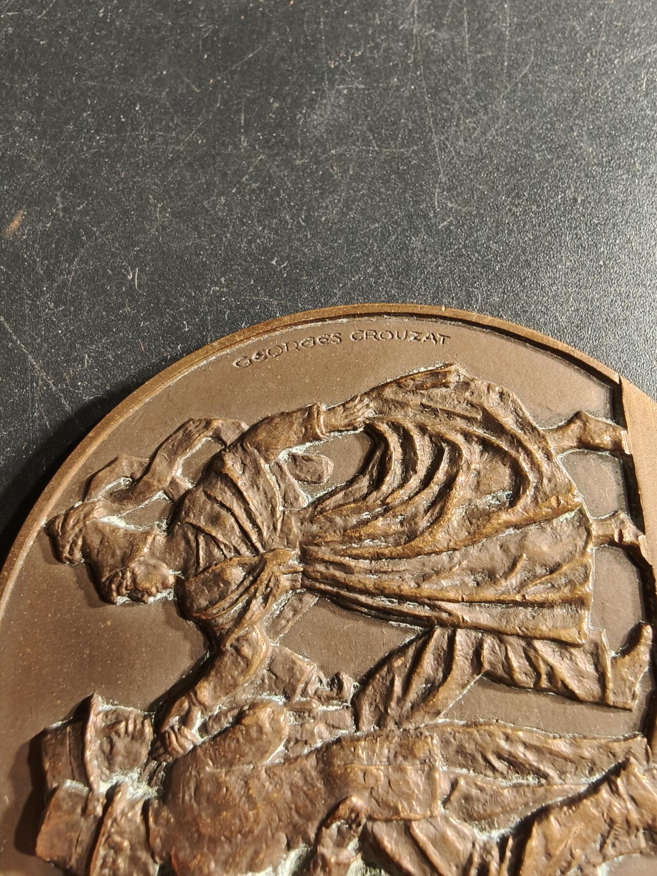 老王徽章第166期 法国上诺曼底大区大铜章    高浮雕    Crouzat作品     直径68mm.   重量140g