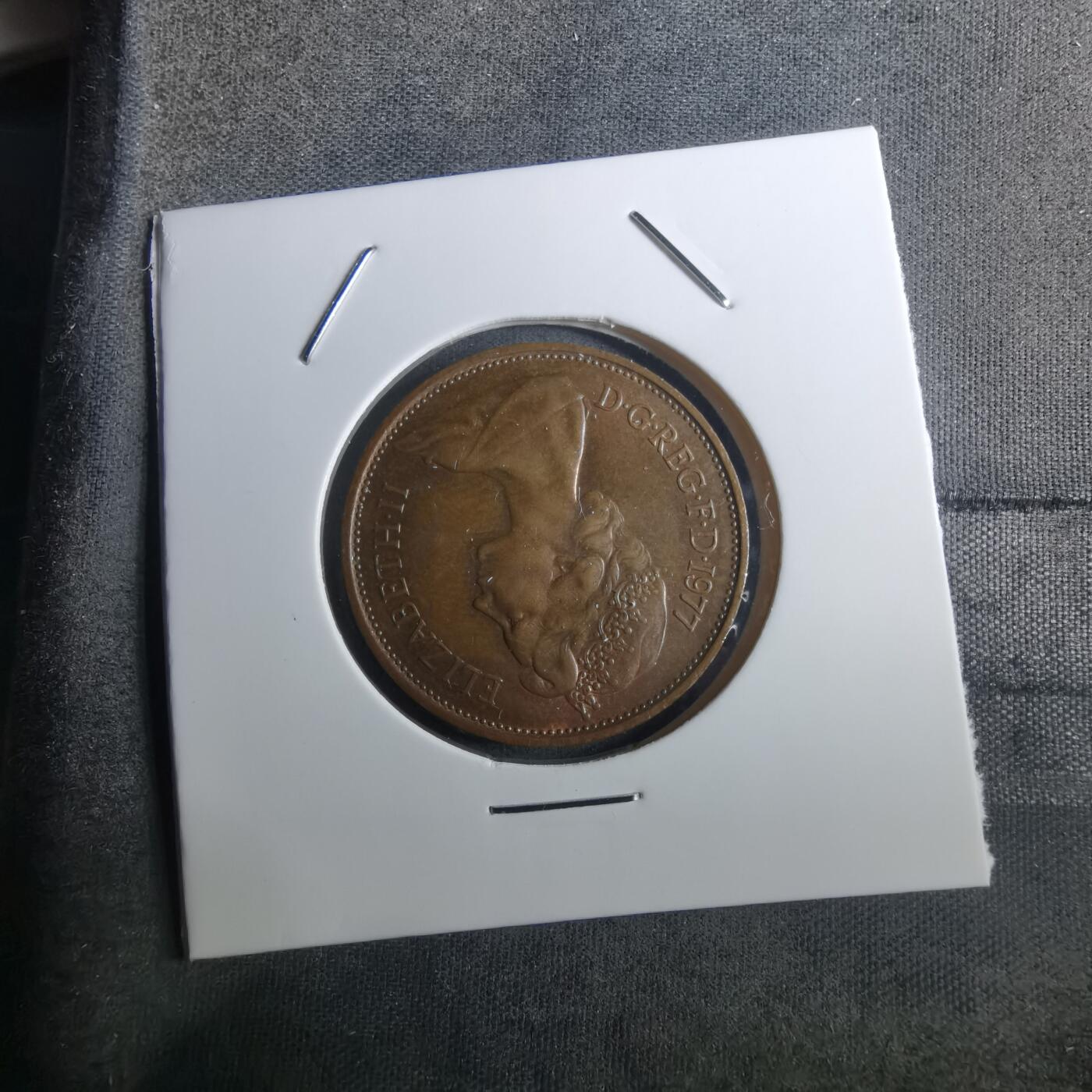 沼泽如烟--第916场 英国1977年2便士