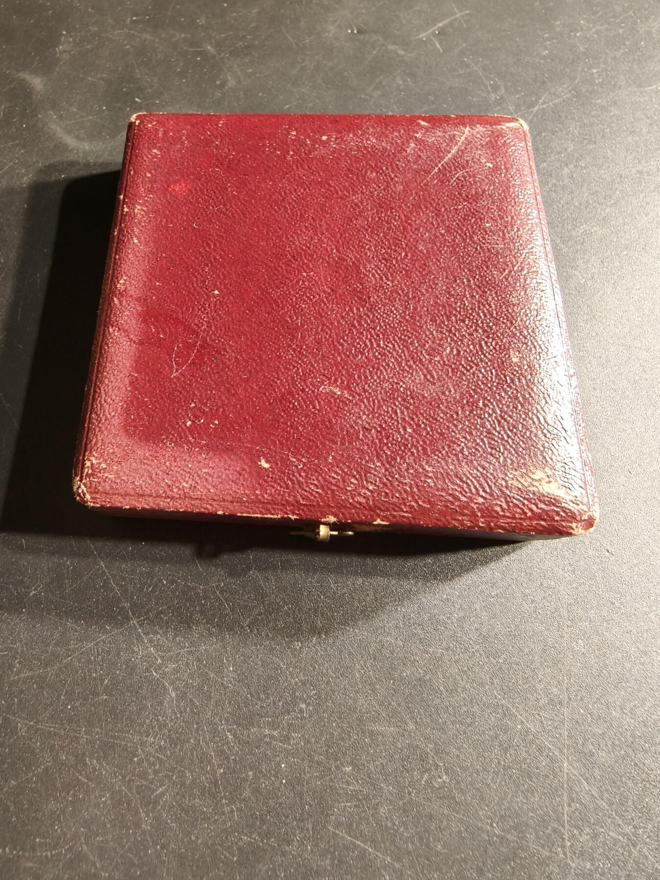 老王徽章第166期 法国路易十二世国王（1498-1515）与王后布列塔尼的安妮大铜章     高浮雕     原盒     直径72mm.    重量173.1g