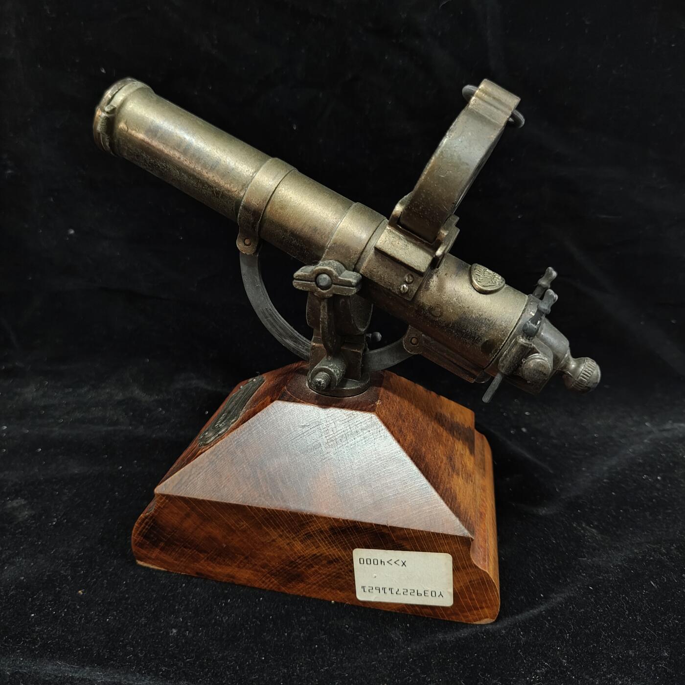 0元起拍勋章 第314期 咸鱼国勋章拍卖专场 11月30日（周日）下午6：00开始 美国老式加特林机木仓金属模型