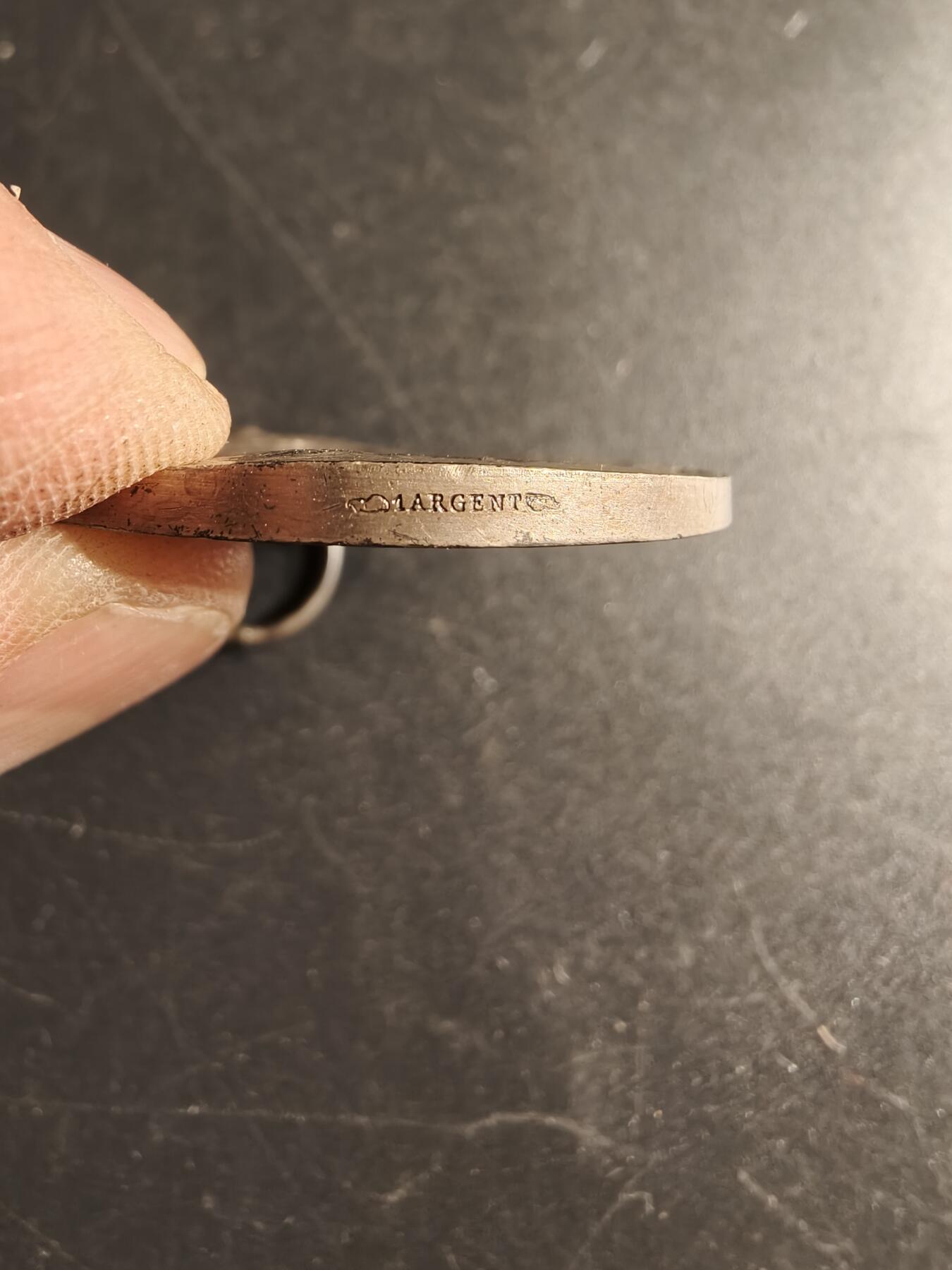 老王徽章第166期 法国银级东方工业协会奖章     950银     25.2g