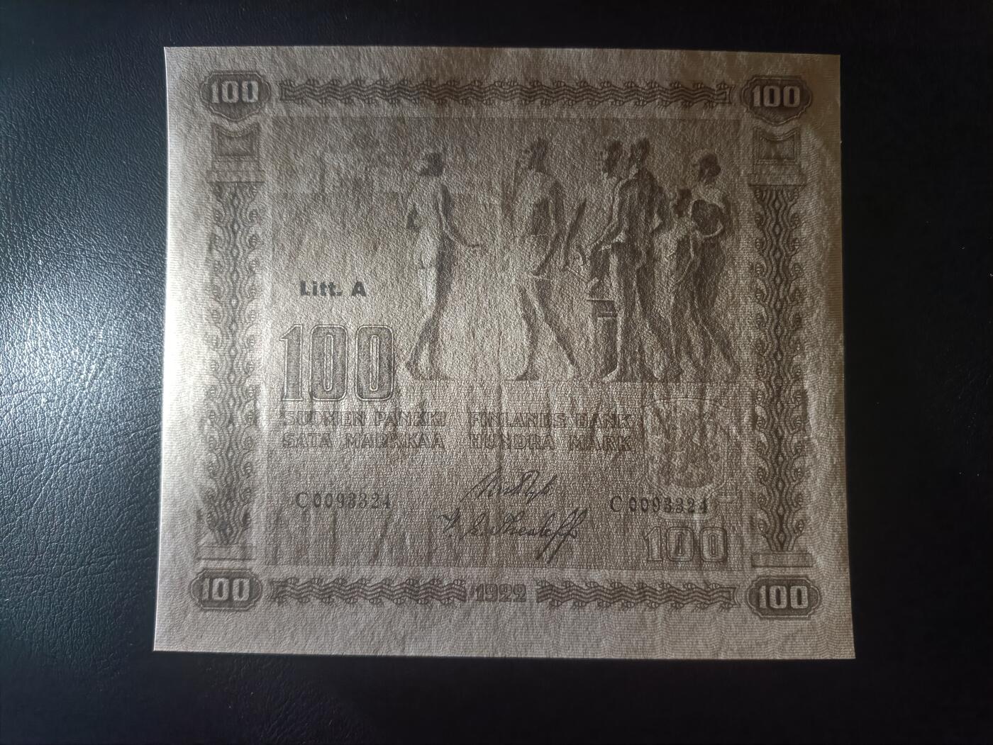 2025十一月第七期，总205期 芬兰1922年100马克AUNC，此系列稀有的首年份首序列A，象征着民族的起源和前进的意境画和国徽