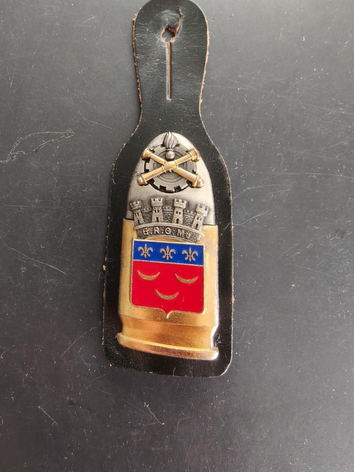 老王徽章第166期 法国弹药总储备署证章