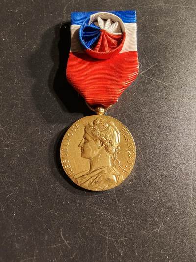 老王徽章第166期 - 法国金级劳工奖章    950银镀金    13.6g