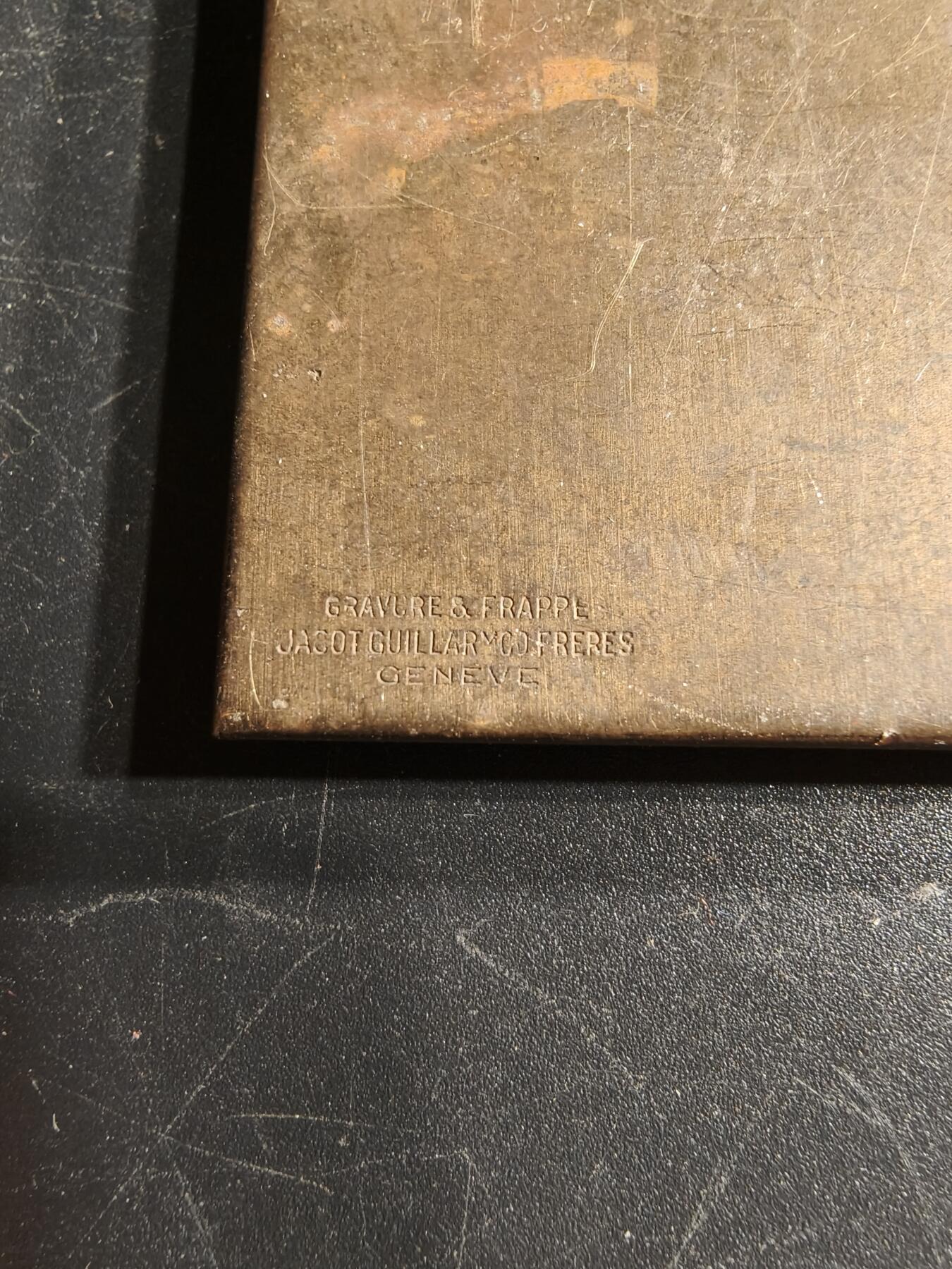 老王徽章第166期 瑞士阿道夫·德斯皮纳医生方形大铜章     高浮雕    尺寸60×42mm.    重量74.9g