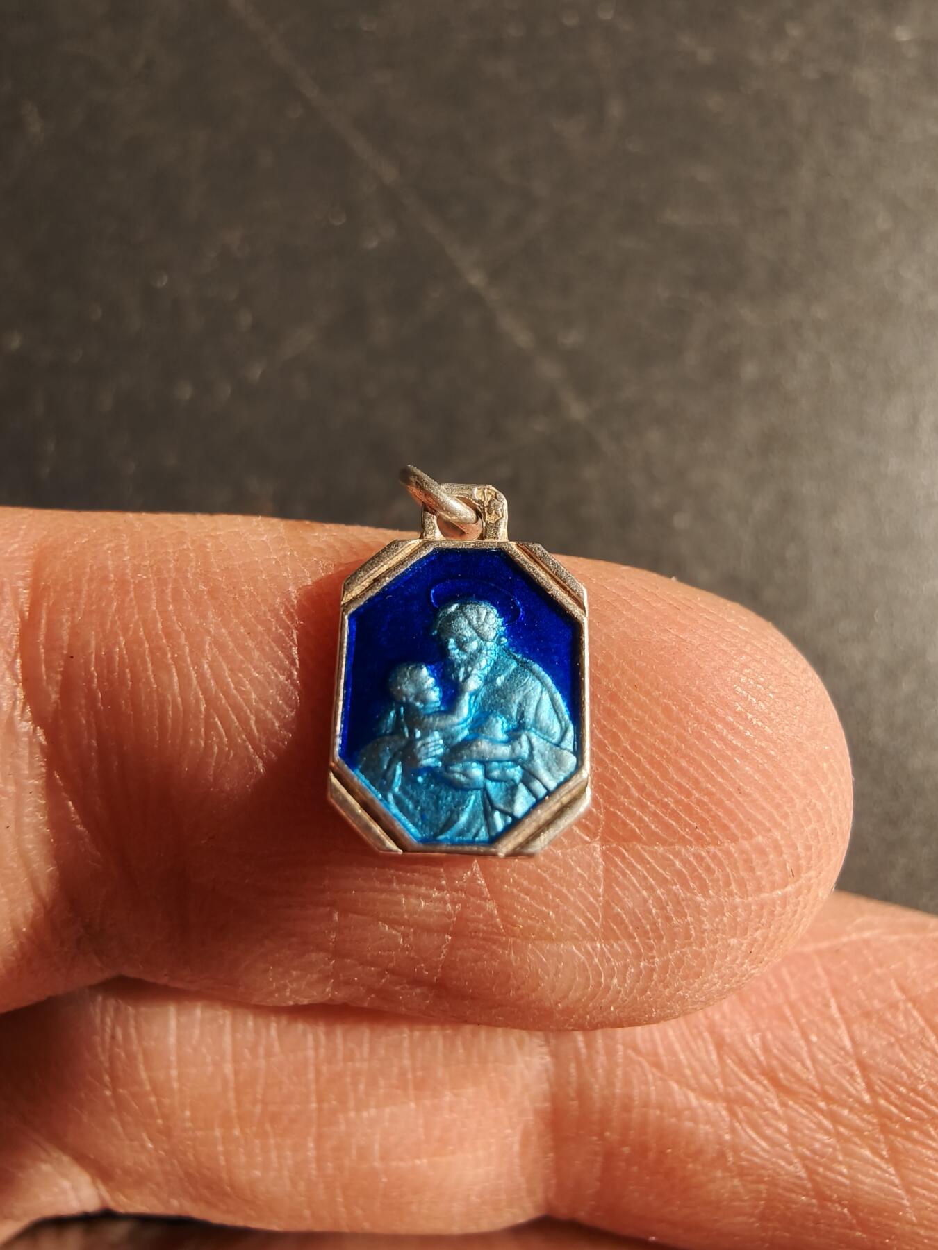 老王徽章第166期 法国天主教会纪念章    银质珐琅     0.5g