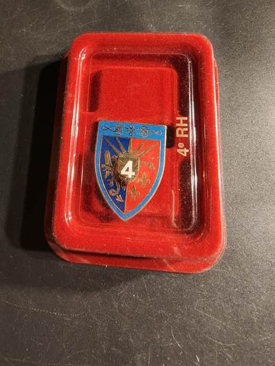 老王徽章第166期 - 法国第4骠骑兵团证章    亚瑟贝特朗造     原盒