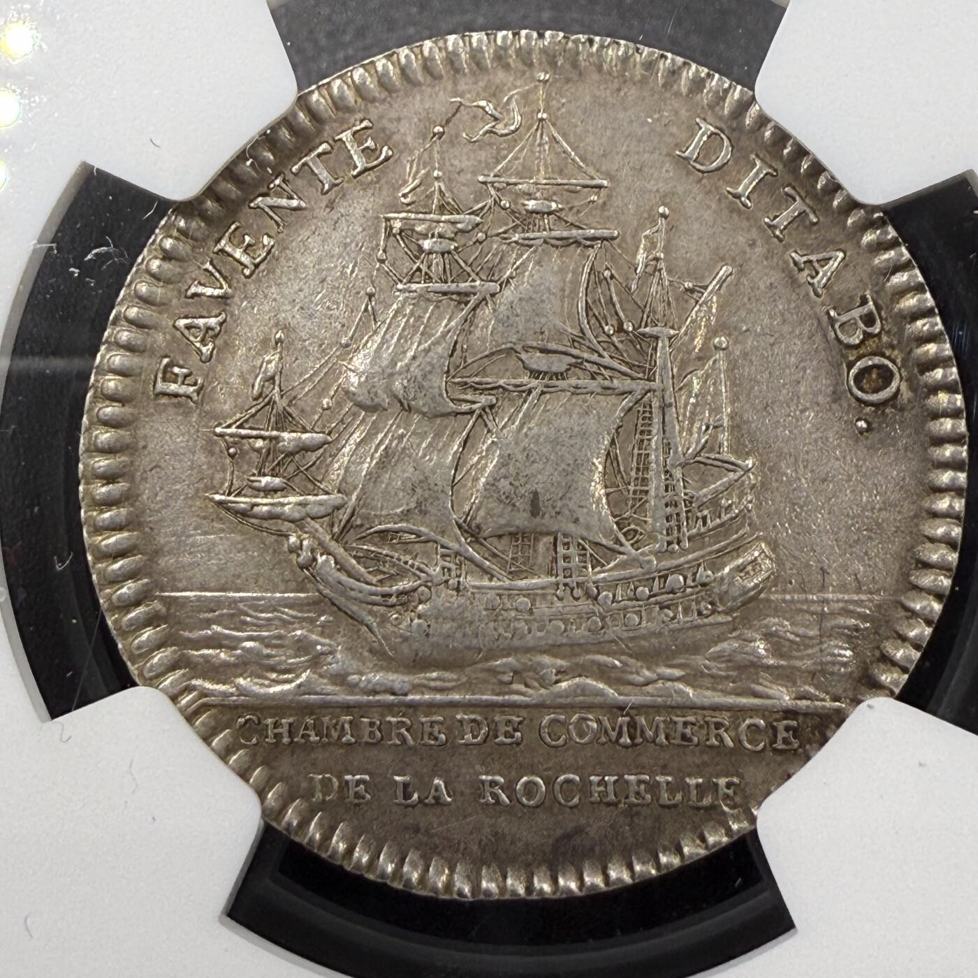 「木头集藏」章牌精品专场！ 1754年法国路易十五拉罗谢尔商会银代币，直径：28.5 mm，背面刻画精美。