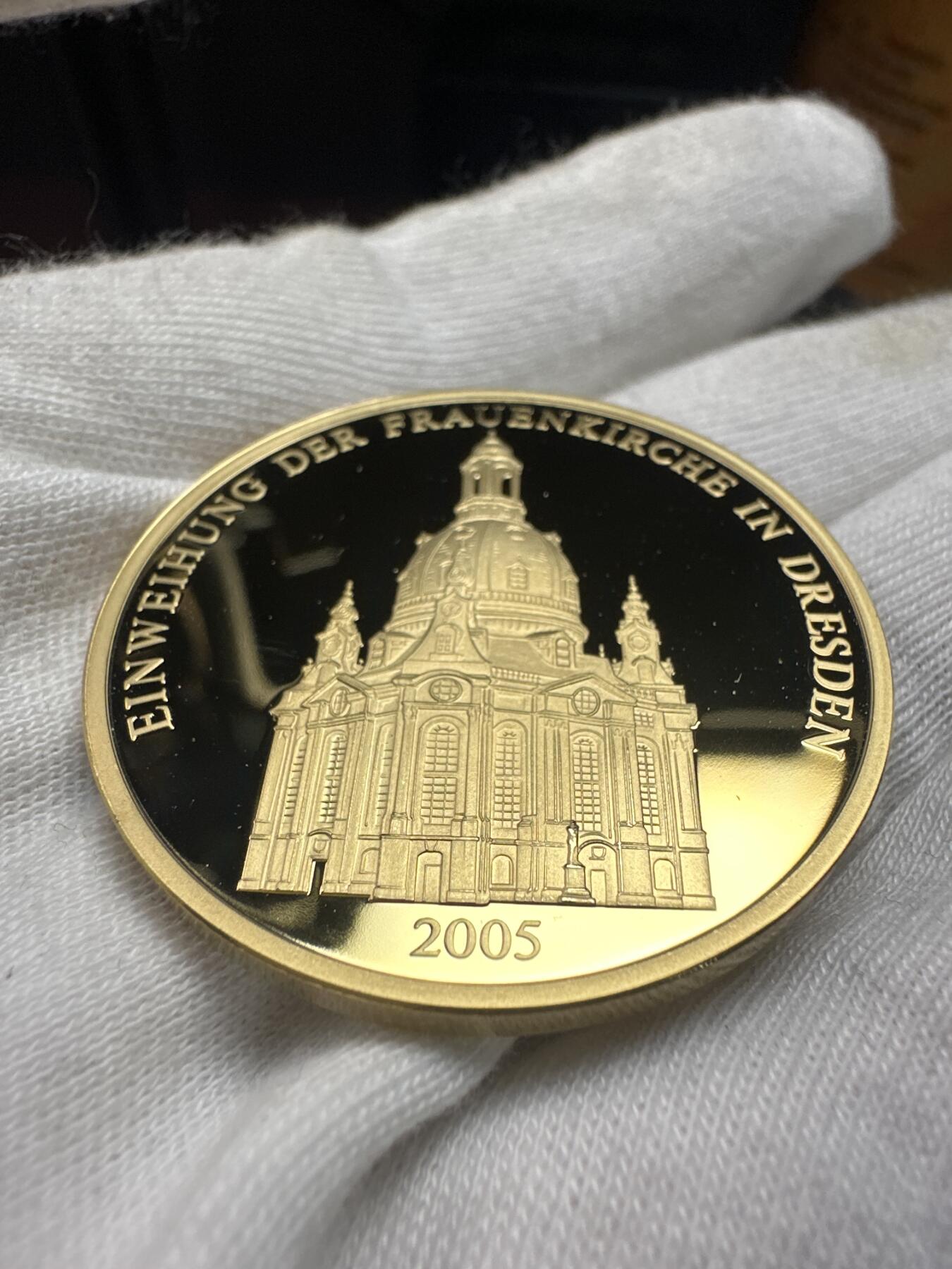 12.4铜章专场 2009年德国德累斯顿圣母教堂落成 高浮雕精致镀金铜章 40mm