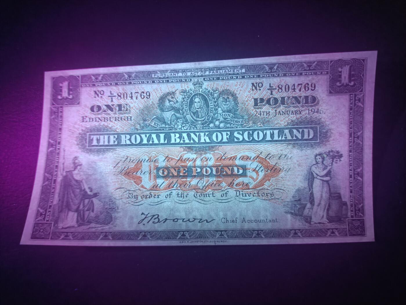 2025十一月第七期，总205期 苏格兰皇家银行1946年AUNC首冠L/1，不列颠女神和拿花女神/爱丁堡和格拉斯哥的分行，早期少见蓝色墨版本