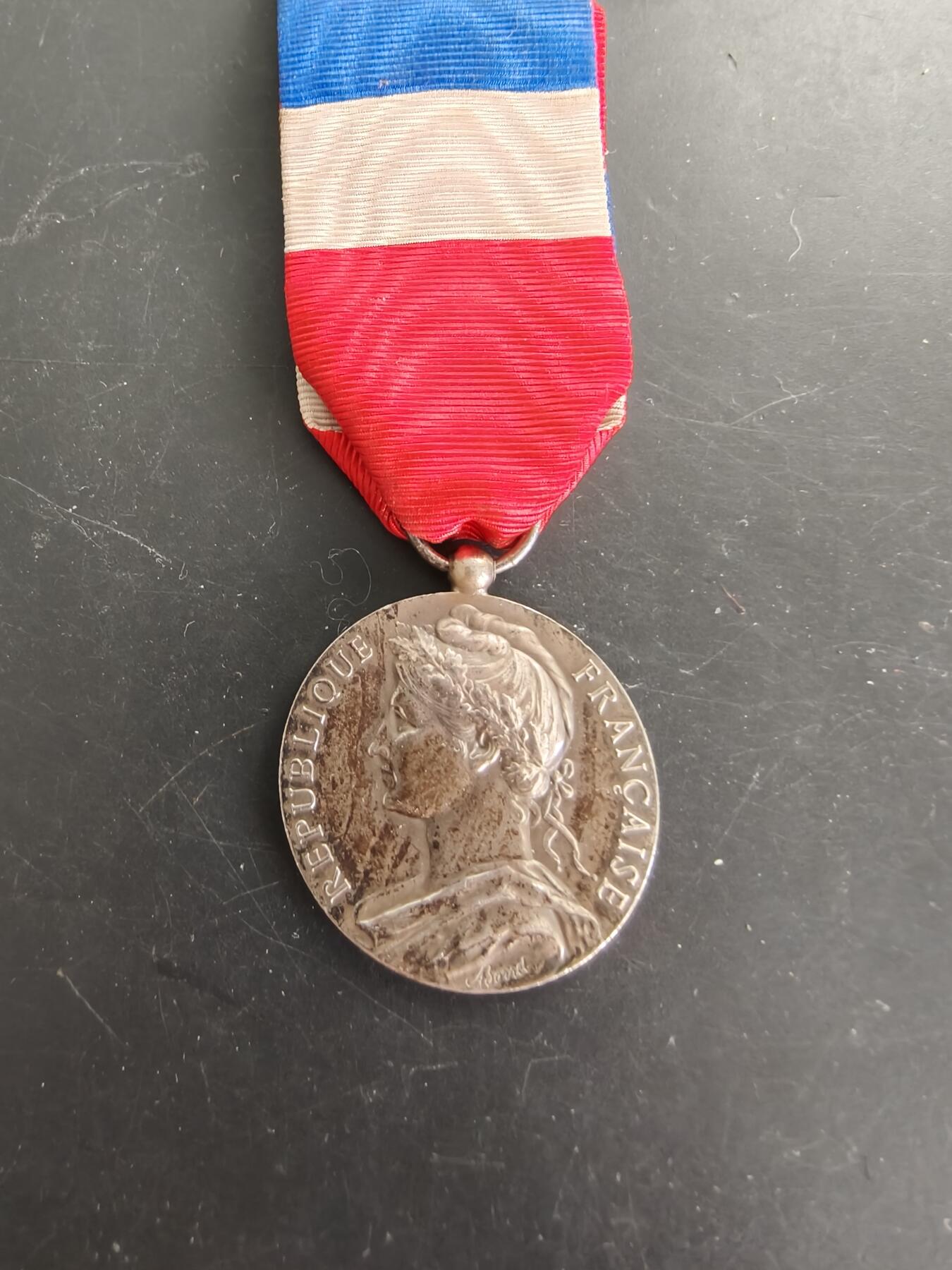 老王徽章第166期 法国银级劳工奖章     950银     11.5g