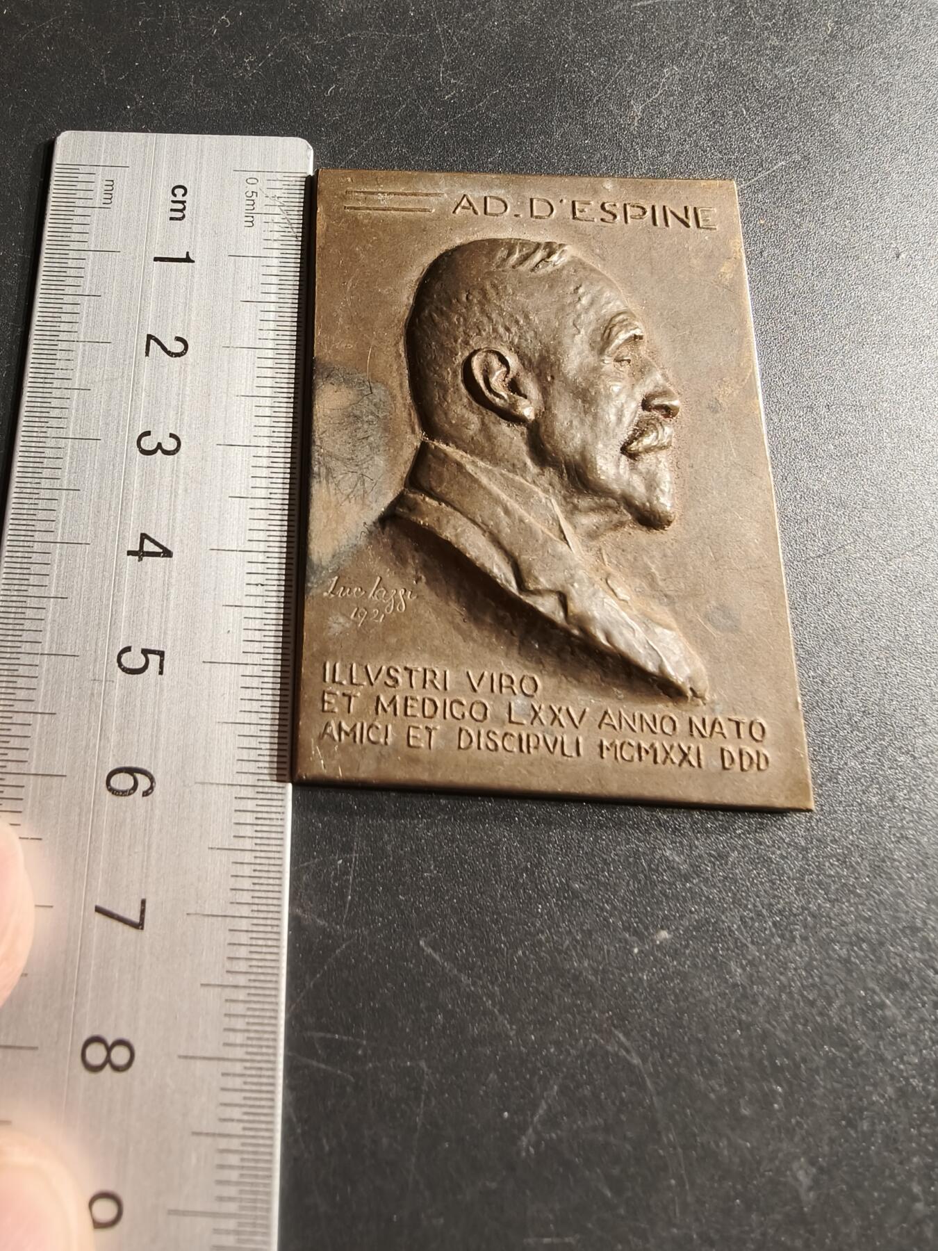 老王徽章第166期 瑞士阿道夫·德斯皮纳医生方形大铜章     高浮雕    尺寸60×42mm.    重量74.9g