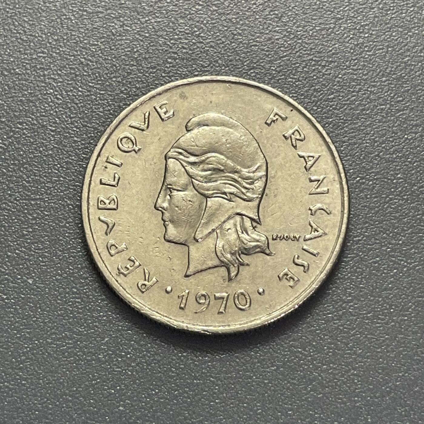 回流1130 较少 法属新喀里多尼亚1970年10法郎 松树岛传统双体帆船图案