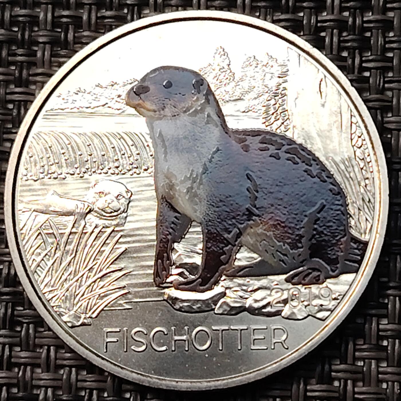 布加迪🐬～世界钱币(上海)🌾第 262 期 /  各国套币和散币 奥地利🇦🇹2019年多彩生物系列11～水獭3欧彩色夜光铜镍纪念币