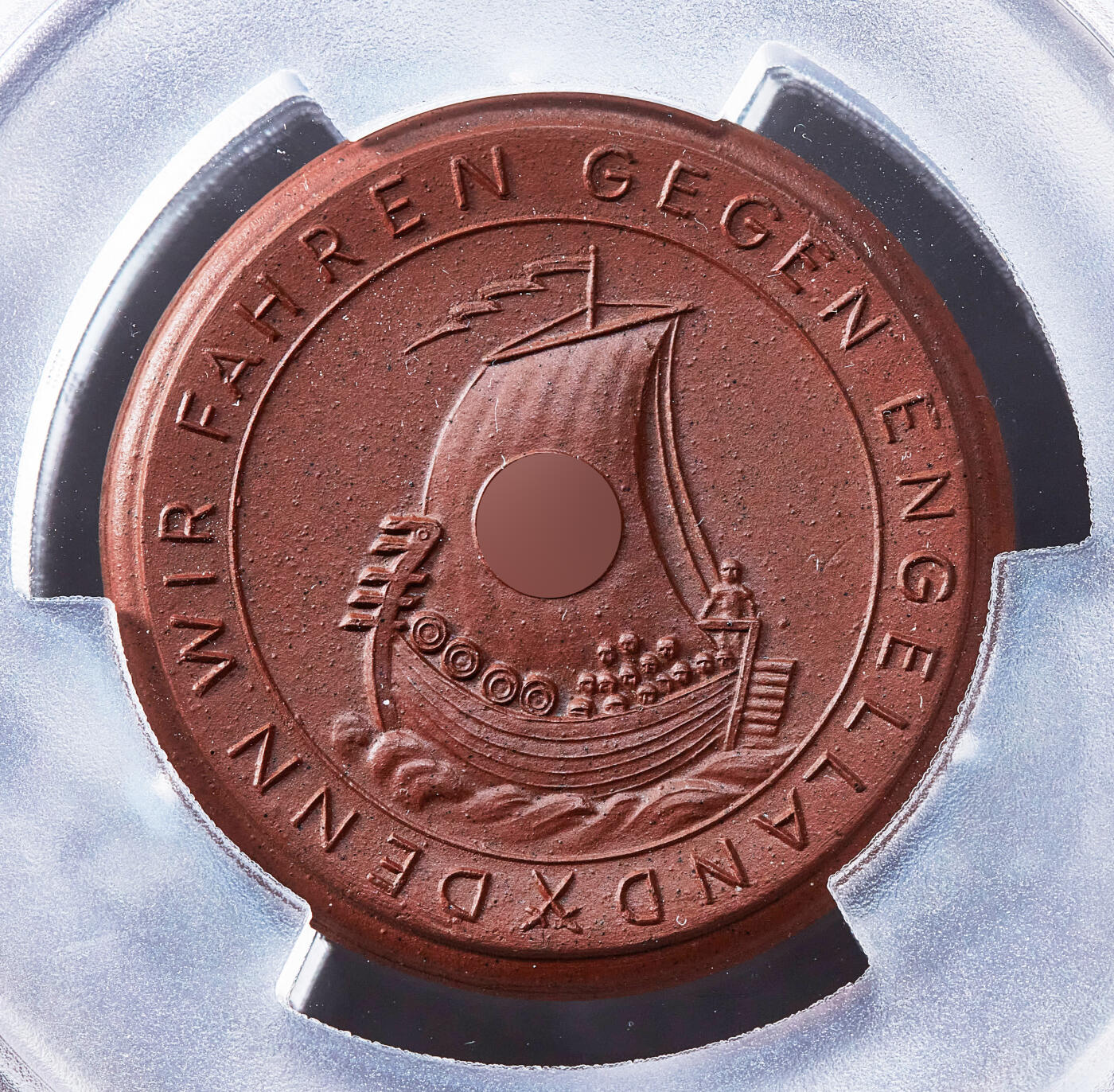 【俄甄集藏】2025年(045)12-03 星期三 晚 19:30 全场包邮 德国第三帝国1940年纪念占领挪威陶瓷纪念章，PCGS MS66，稀有品种，唯一亚军分数，直径：53mm，原图联系客服或前往对应官网进行查询