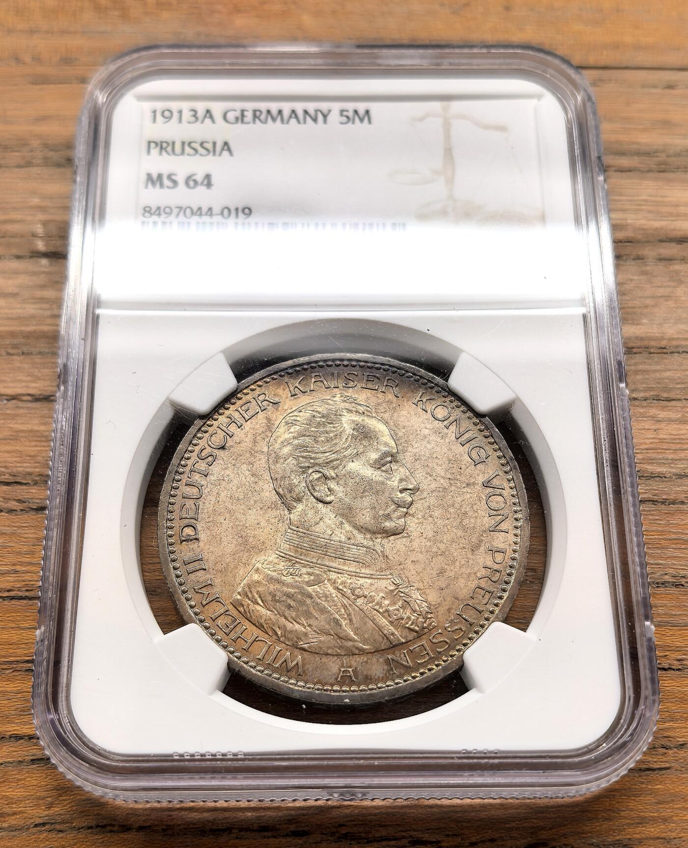 纫秋兰以为佩·凡希社微拍感恩专场 1913A德国普鲁士军装5马克大银NGC-MS64，迷人的黄光淡彩！