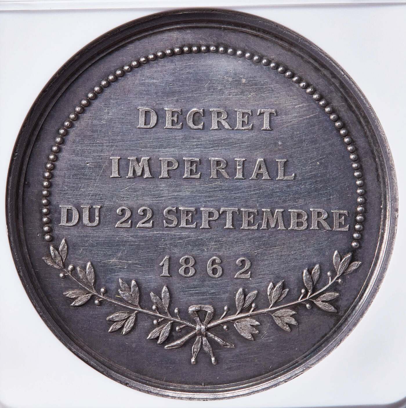 【俄甄集藏】2025年(045)12-03 星期三 晚 19:30 全场包邮 法国1862年海上保险公司三桅帆船大银章，NGC MS61，设计精美，加厚盒，名家路易-菲利克·沙博作品，粉紫老包浆，蜜蜂铭，稀有品种