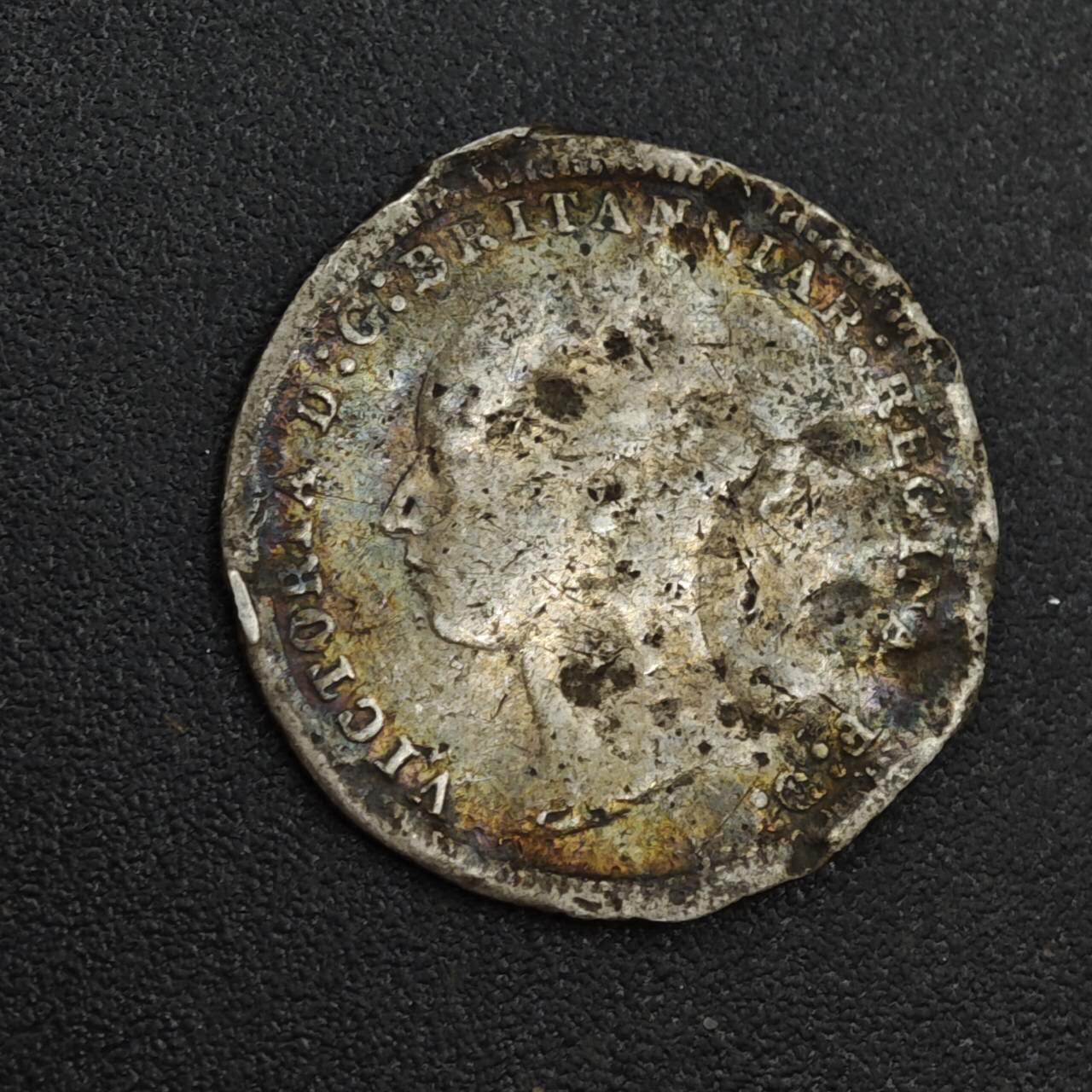 【淘币小摊】限时拍第八百一十二拍  小银币场  满百包邮可预留两周  周一统一发货  英国1872年维多利亚3便士银币