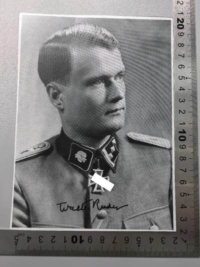 小驴勋章奖章收藏11月29日周六晚六点拍卖（珍爱和平，收藏战争，铭记历史，勿忘国耻，忠党爱国。有偿代拍，送拍规则在简介最后，参拍须阅读规则后再参拍，关系到运费包装发货时效真假辨别等关键信息，拍卖时不再发原图，看大图店主微信码在拍卖店铺介绍里） - 最后释放的战犯、骑士铁十字勋章获得者，党卫军少校walter reder沃尔特·雷德（1915年2月4日-1991年4月26日）战后稀有签名照。