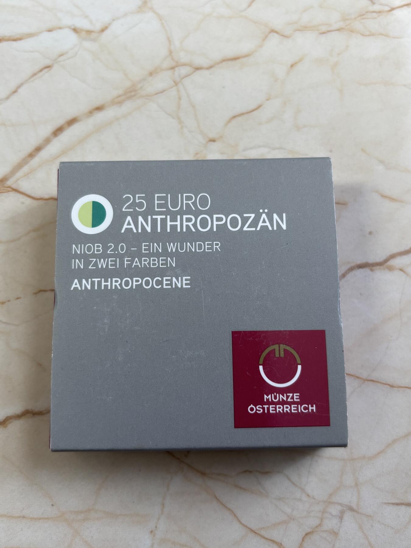 第183期拍卖 获奖奥地利2018年银铌系列16人类世银铌双金属币， ，金属:900银/998铌，重量:9克/6.5克，直径:34毫米，发行：65000枚， 获2020年克劳斯年度最佳双金属币