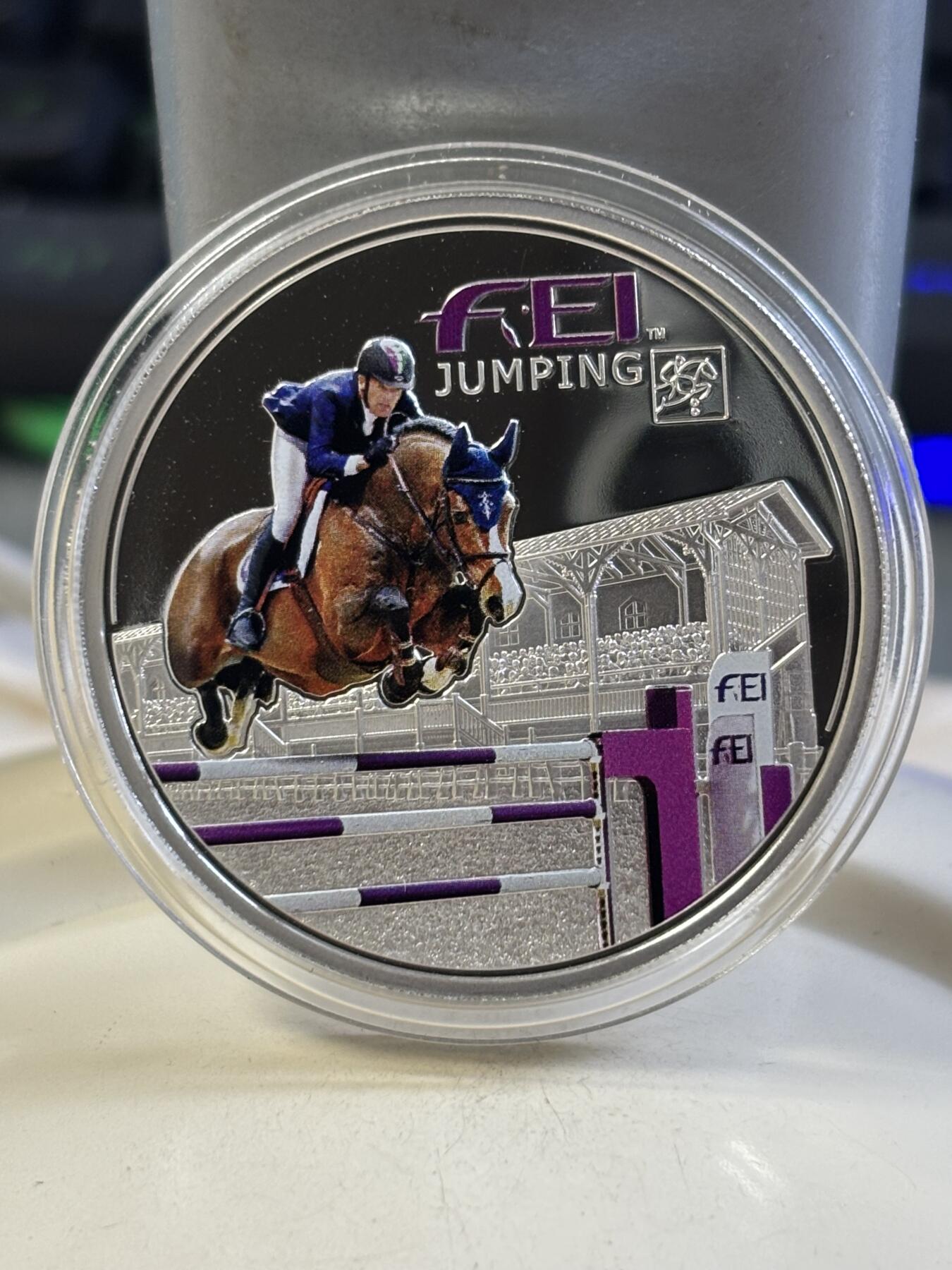 第183期拍卖 安道尔2013年FEI马术世界杯比赛20克精制彩色纪念银币3带证书,925银，发行量2000枚