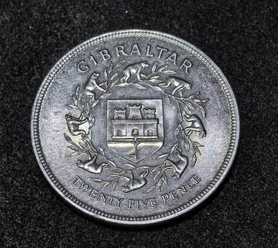 北京马甸外国币专卖第147期，外国币专场，陆续上拍，欢迎关注 - 英属直布罗陀1977年女王登基25周年克朗币38.5mm