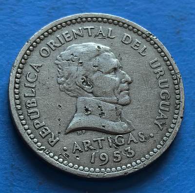 外国优质老铜币银币，周六九点倒数截拍，满百包邮，可寄存半年，喜欢朋友微信扫描二维码可直接参拍 - 乌拉圭1953年5分