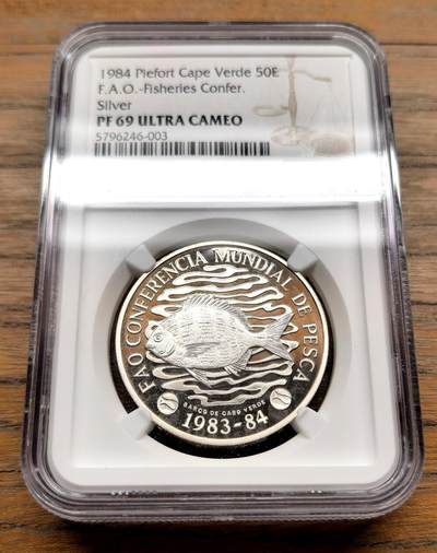 纫秋兰以为佩·凡希社微拍感恩专场 - 1984佛得角FAO渔业会议50E大银加厚版NGC-PF69UC，稀有。