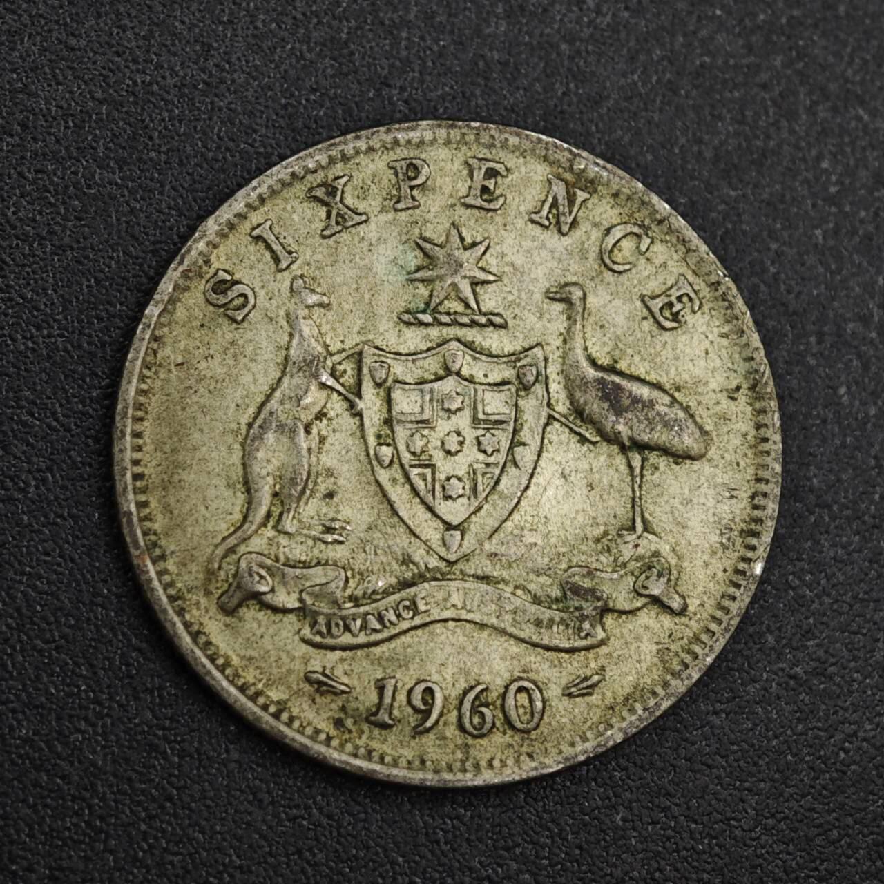 【淘币小摊】限时拍第八百一十二拍  小银币场  满百包邮可预留两周  周一统一发货  澳大利亚1960年伊丽莎白二世6便士银币