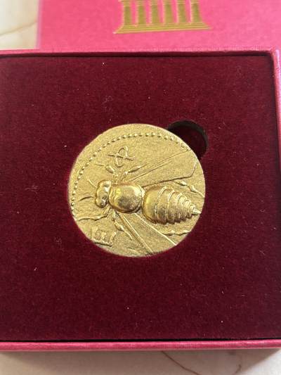 第183期拍卖 - 帕劳2022年蜜蜂与雄鹿镀金纪念银币，15克，999银，发行500枚