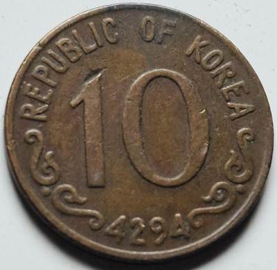 文馨钱币收藏第 284 场，【 长期接收代拍品】老藏家拍品南朝鲜李承晚时期货币，泰国大型纪念币，土耳其各时期及各国套币场 - 稀少南朝鲜李承晚时期 1961 年 4294 木槿花 10 元铜币关门年