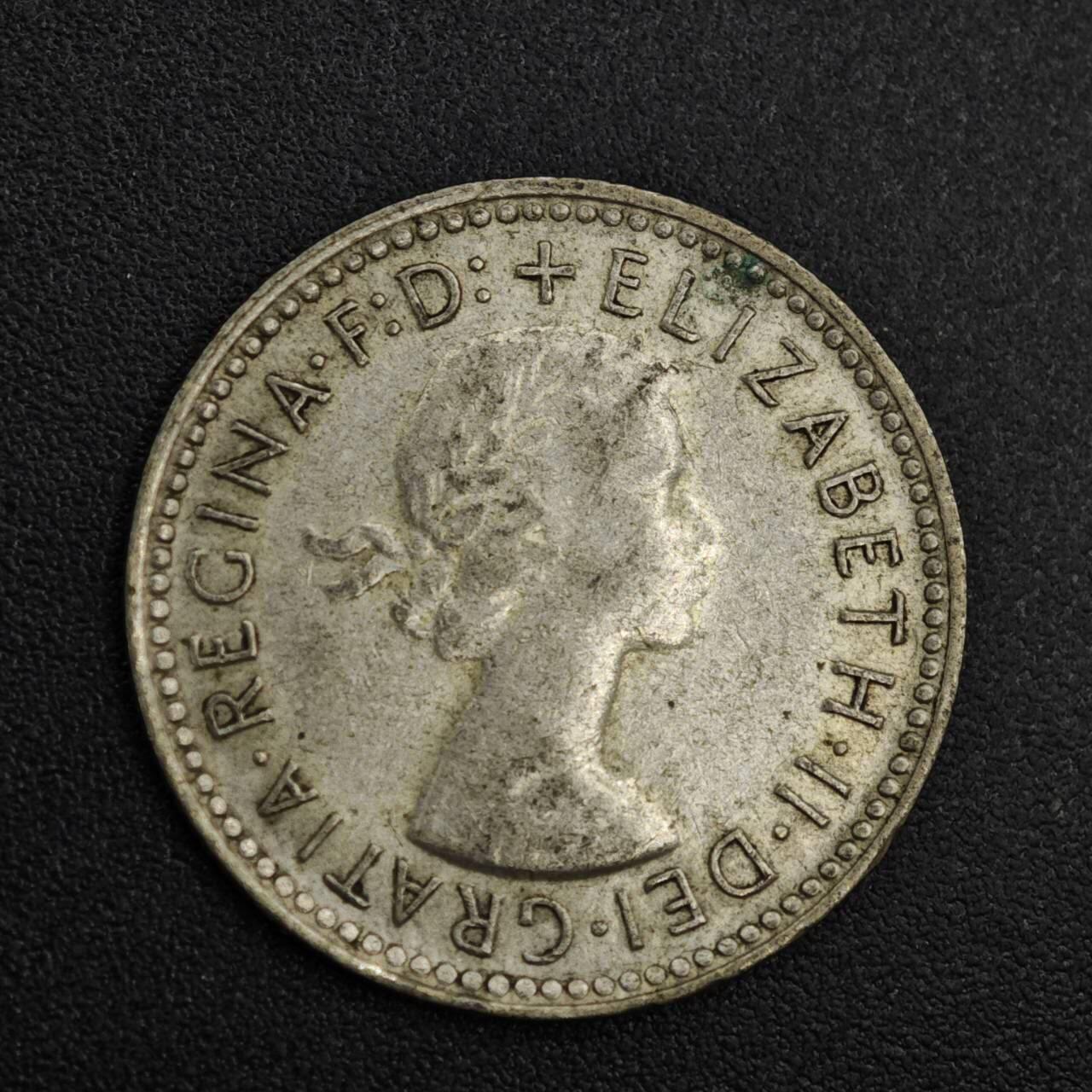 【淘币小摊】限时拍第八百一十二拍  小银币场  满百包邮可预留两周  周一统一发货  澳大利亚1962年伊丽莎白二世6便士银币