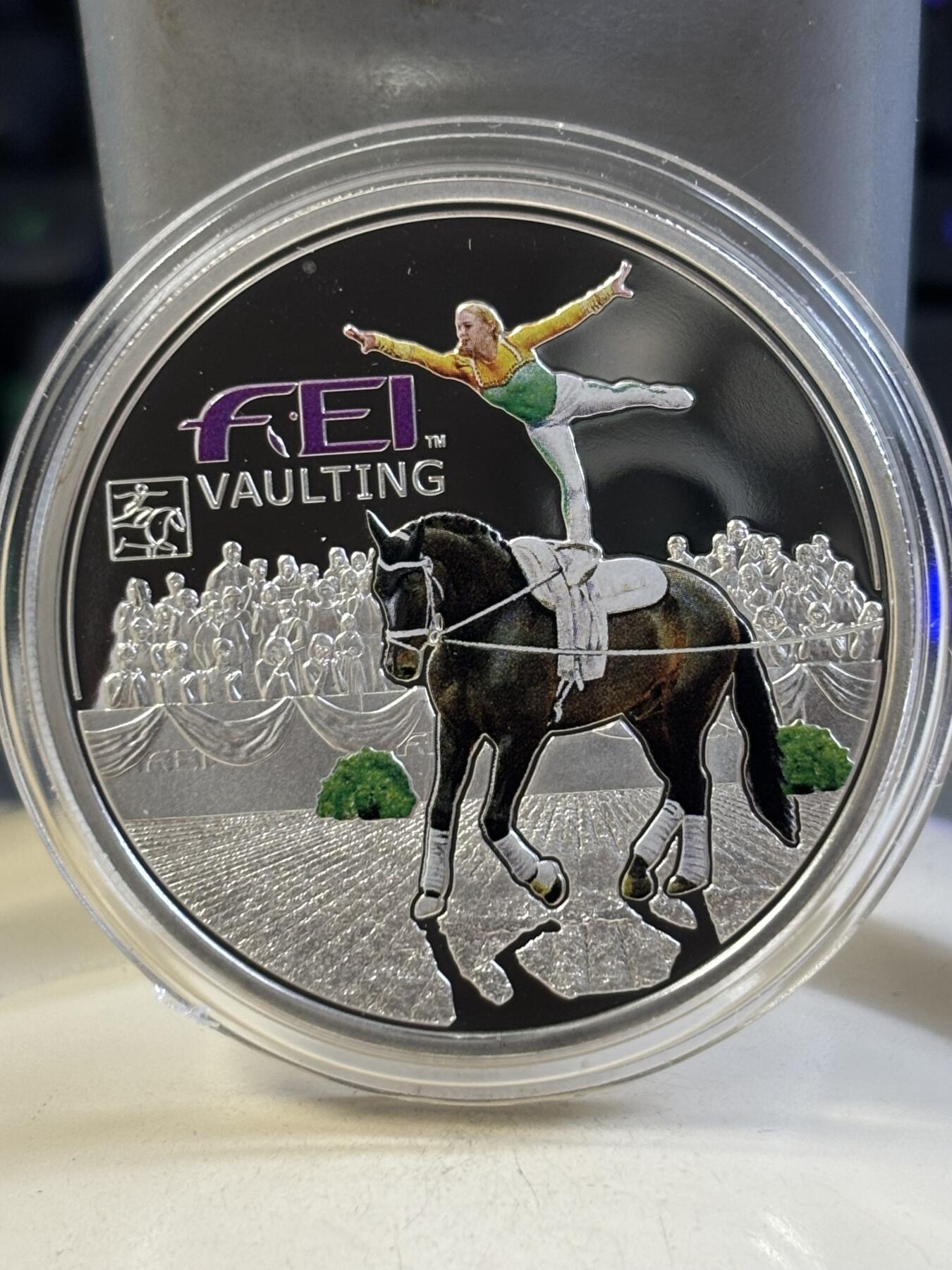 第183期拍卖 安道尔2013年FEI马术世界杯比赛20克精制彩色纪念银币1带证书,925银，发行量2000枚