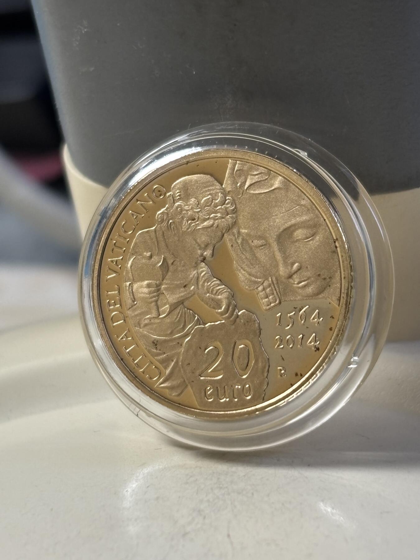 第183期拍卖 梵蒂冈2014年文艺复兴米开朗基罗逝世纪念金币，917金，6克，发行2400枚，有氧化点