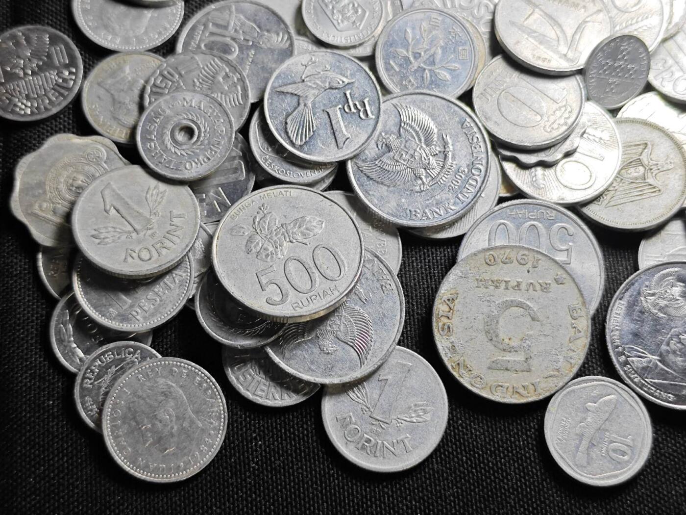 KK钱币收藏小铺 （套币 好品/批量散币 银币）专场  2月预留时间 周末发货  铝币一组100枚一组 各国各年份不同面值100枚