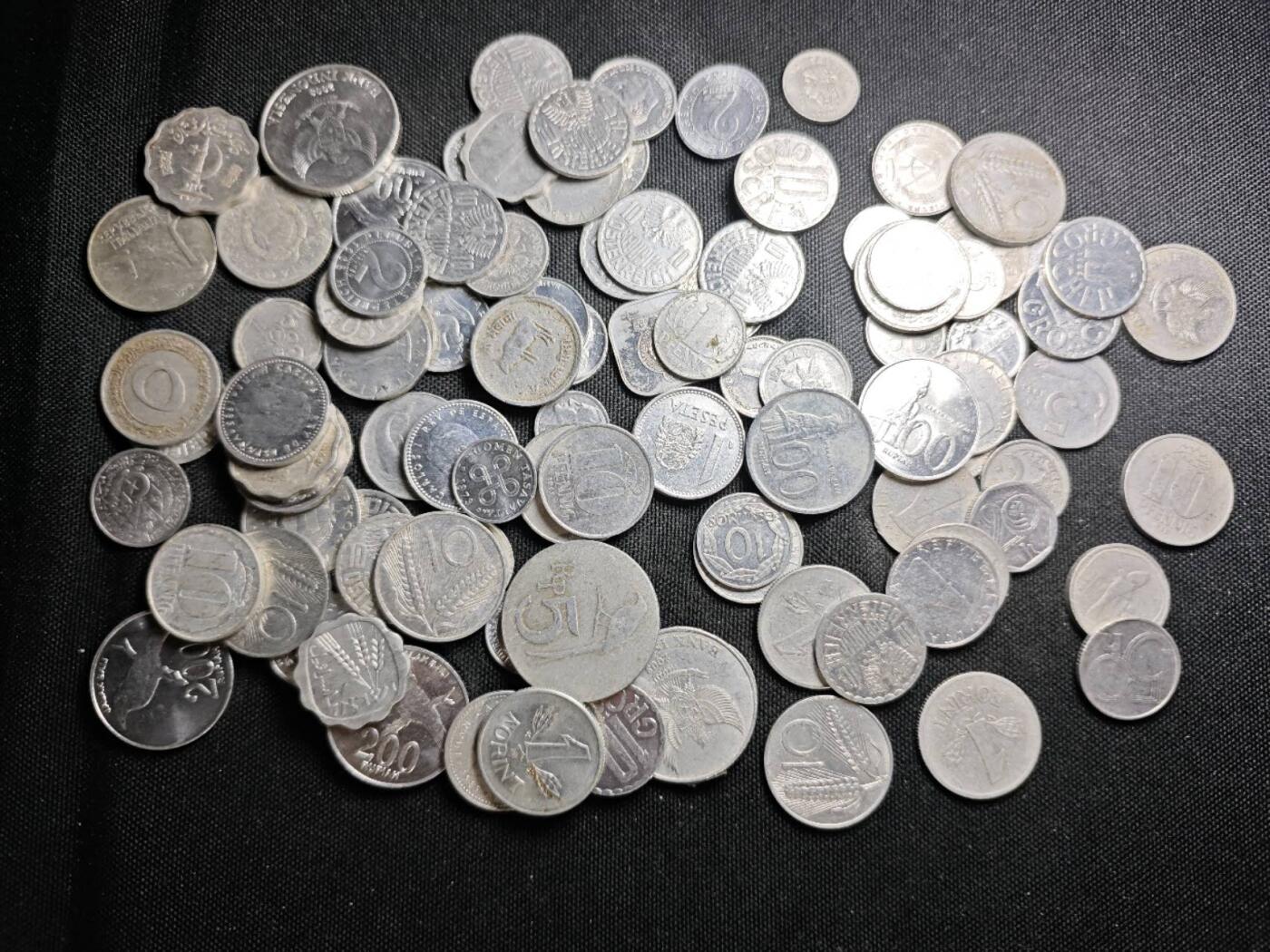 KK钱币收藏小铺 （套币 好品/批量散币 银币）专场  2月预留时间 周末发货   铝币一组100枚一组 各国各年份不同面值100枚