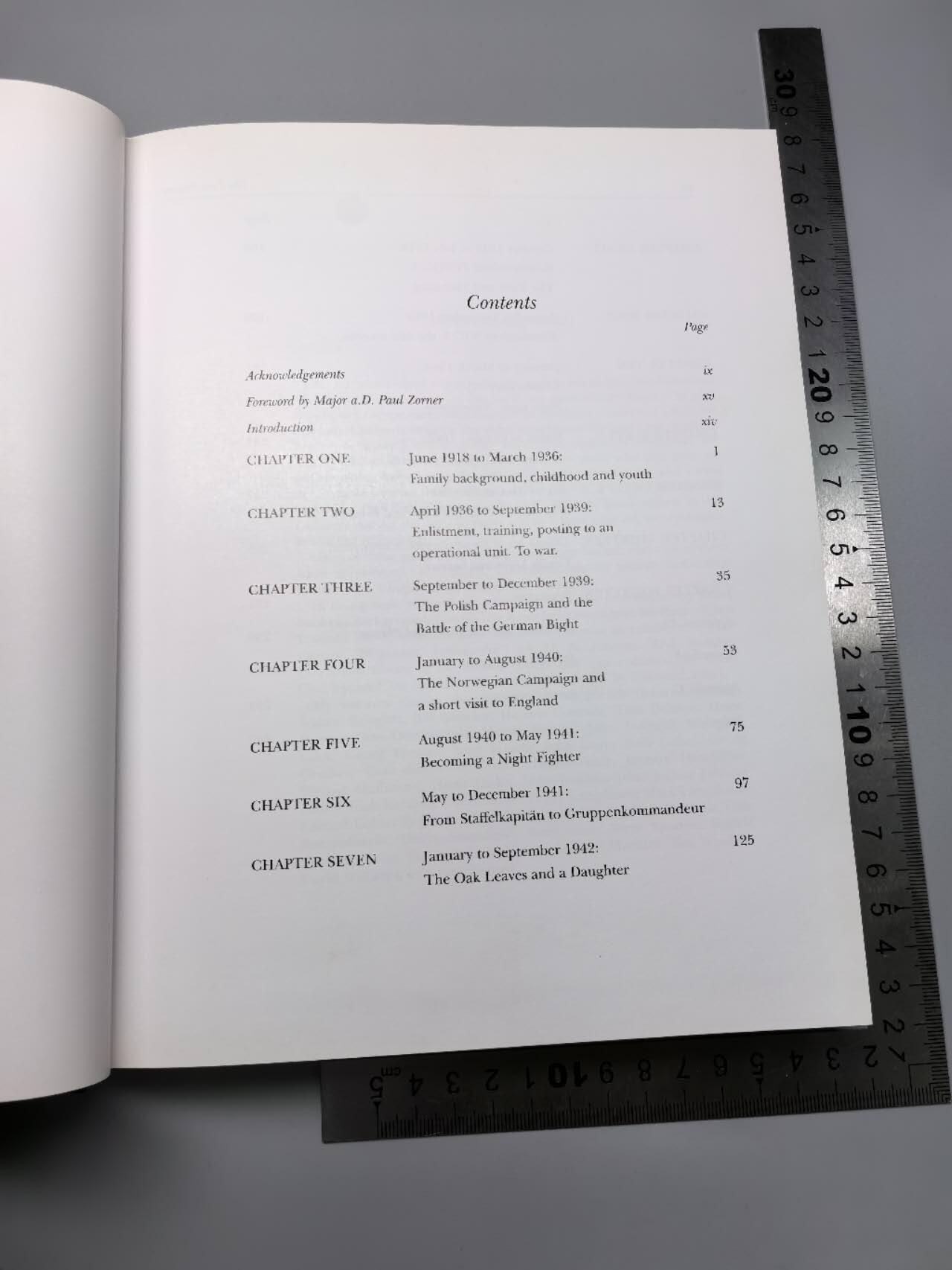 小驴勋章奖章收藏11月29日周六晚六点拍卖（珍爱和平，收藏战争，铭记历史，勿忘国耻，忠党爱国。有偿代拍，送拍规则在简介最后，参拍须阅读规则后再参拍，关系到运费包装发货时效真假辨别等关键信息，拍卖时不再发原图，看大图店主微信码在拍卖店铺介绍里） 钻石双剑橡叶骑士铁十字勋章获得者、空军野战王牌赫尔穆特·伦特的传记