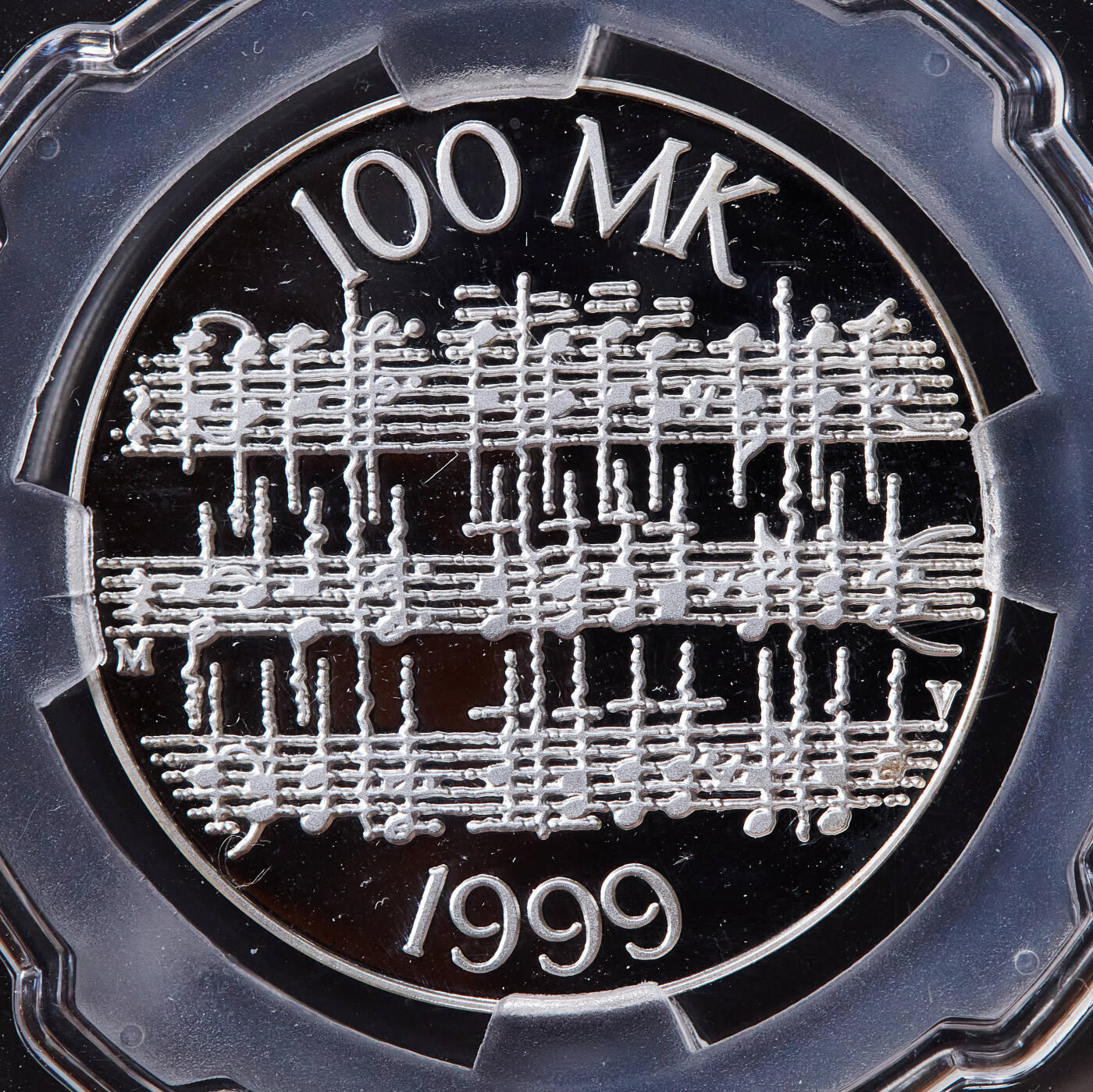 【俄甄集藏】2025年(045)12-03 星期三 晚 19:30 全场包邮 芬兰1999年纪念音乐家让·西贝柳斯100马克精制银币，信泰 PF70UC，重量：22克，含银量：92.5%，发行量：6000枚，稀少品种