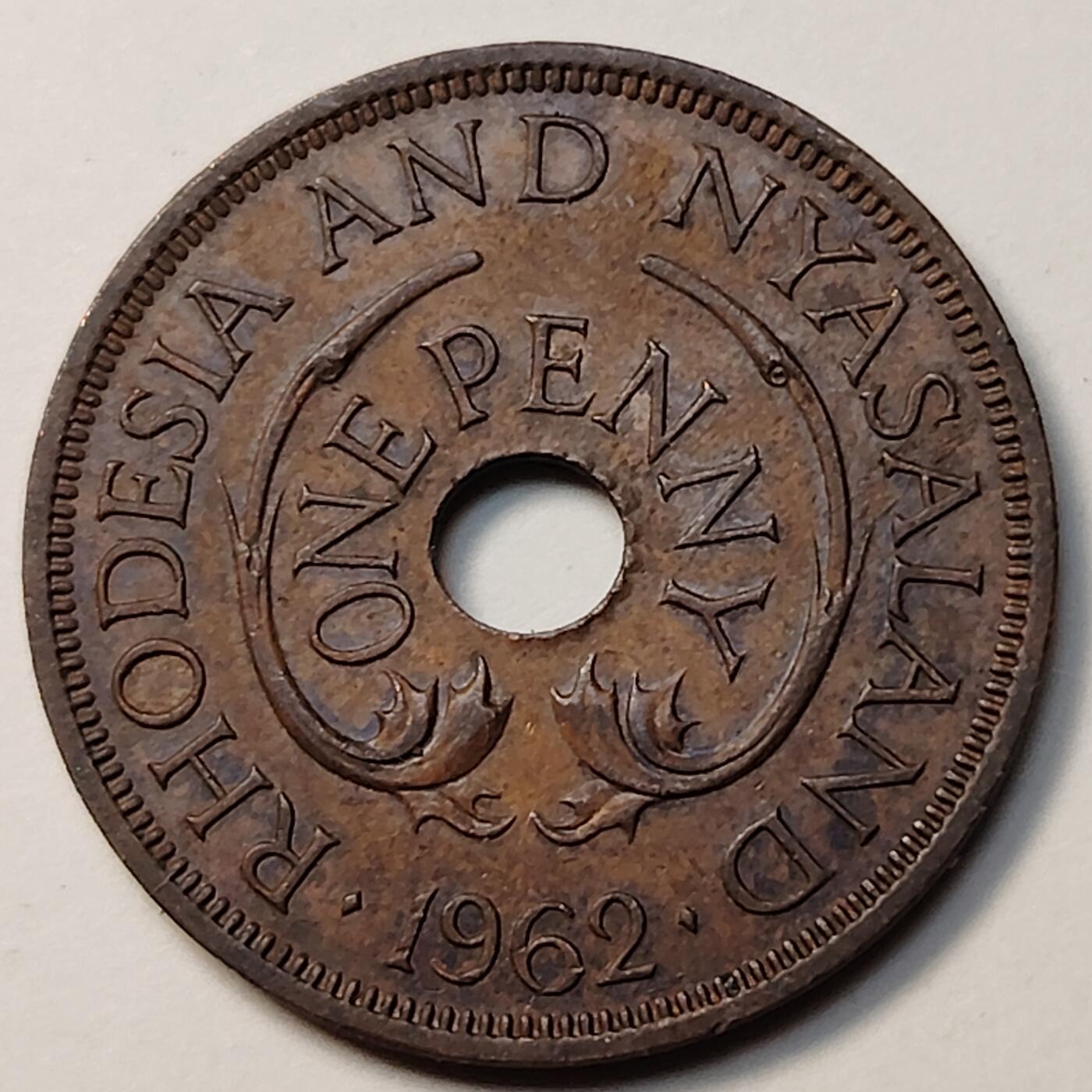 布加迪🐬～世界钱币(上海)🌾第 262 期 /  各国套币和散币 罗德西亚和尼亚萨兰 1962年 1便士 伊丽莎白女王