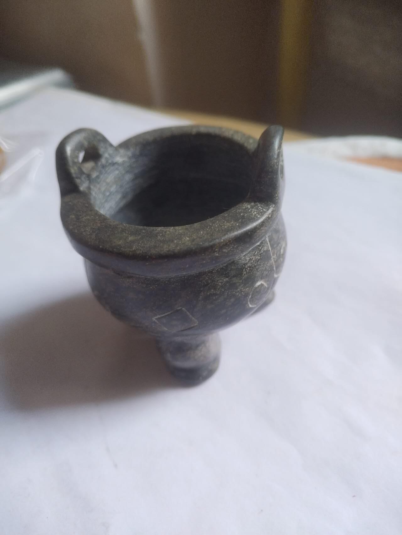 综合 老古玉三脚鼎。