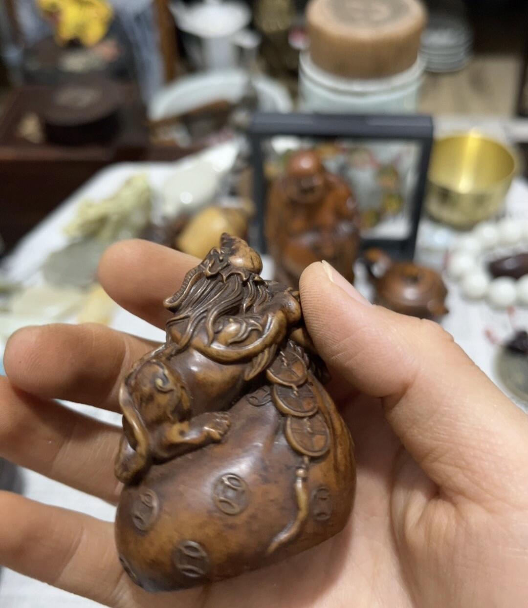 江南站杂件场 黄杨木摆件（有裂痕）