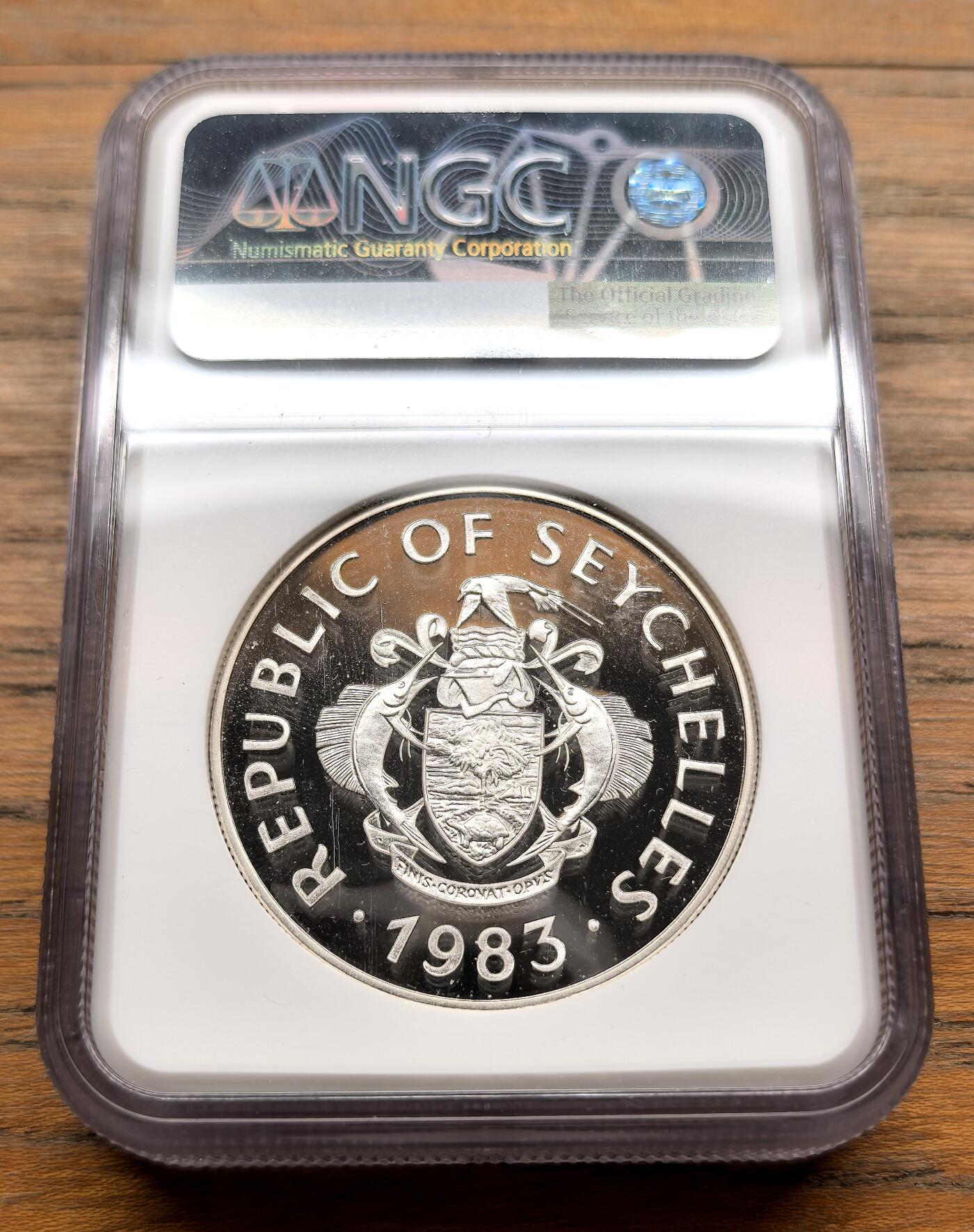 纫秋兰以为佩·凡希社微拍感恩专场 1983塞舌尔FAO渔业会议25卢比大银加厚版NGC-PF69UC