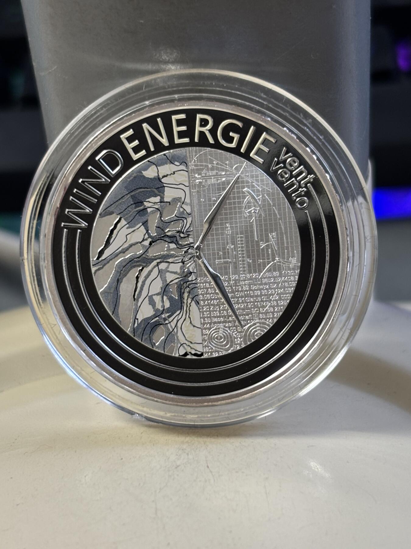 第183期拍卖 瑞士2023年清洁能源系列风能夜光精制纪念银币，999银，20克，发行10000枚