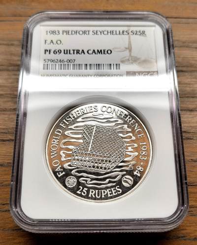 纫秋兰以为佩·凡希社微拍感恩专场 - 1983塞舌尔FAO渔业会议25卢比大银加厚版NGC-PF69UC
